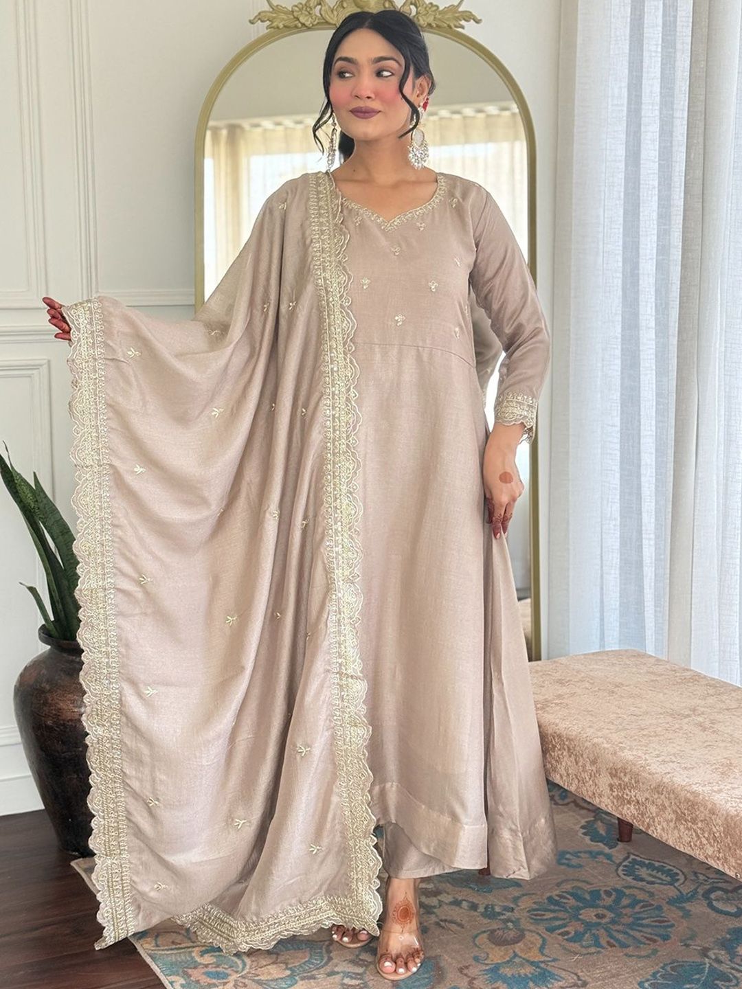 Growdamy Women Ethnic Motifs Embroidered Regular Thread Work Kurta with Trousers & Dupatta