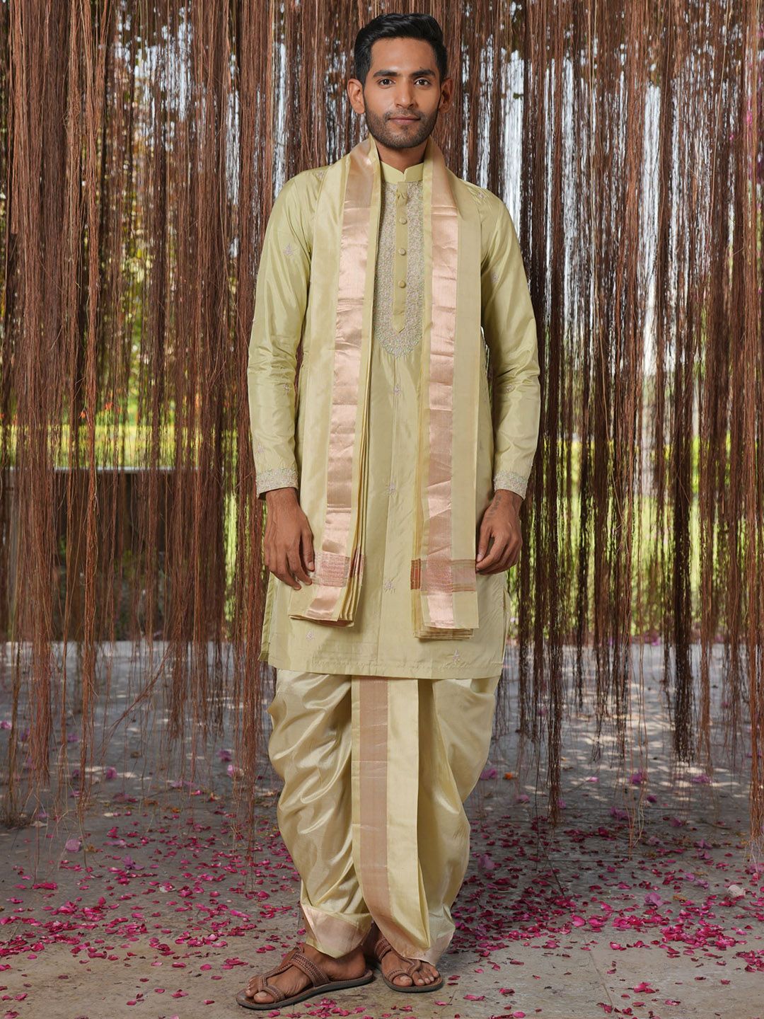 HILO DESIGN Men Embroidered Regular Kurta with Dhoti Pants & With Dupatta-picture-24