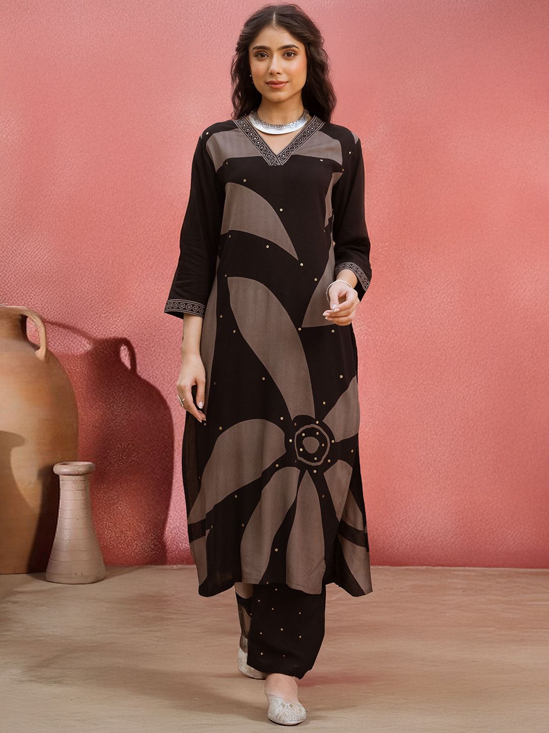 Sangria Women Printed Straight Kurta & Palazzos