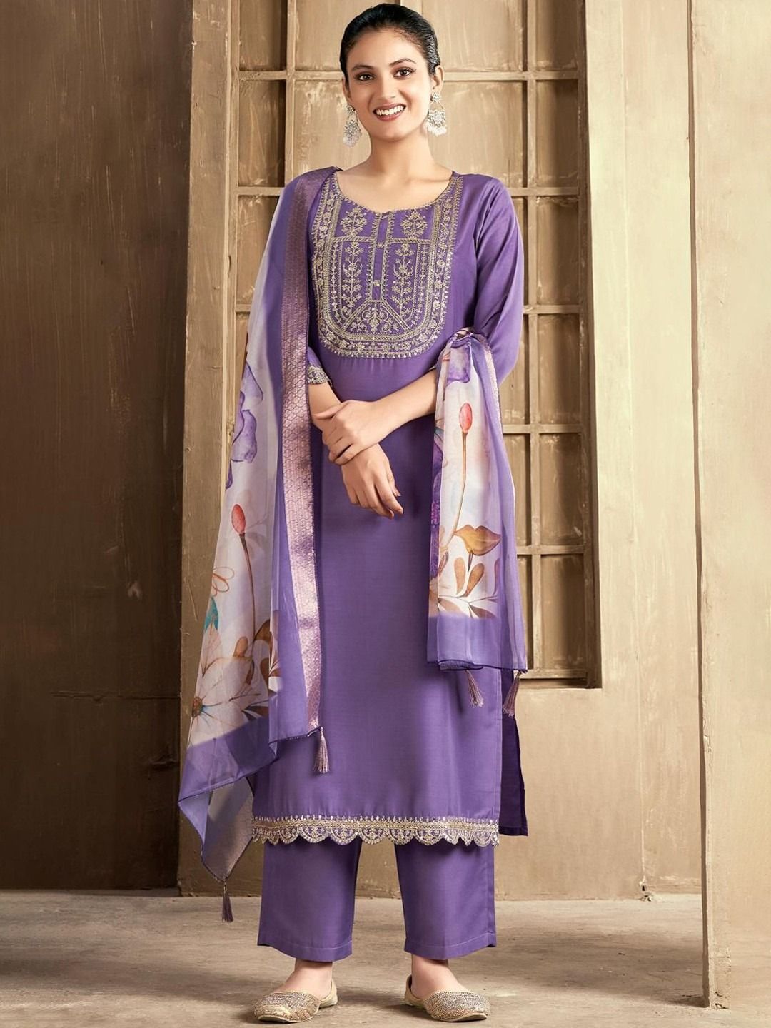 JAINICA Women Floral Embroidered Thread Work Kurta with Trousers & With Dupatta Kurta Sets
