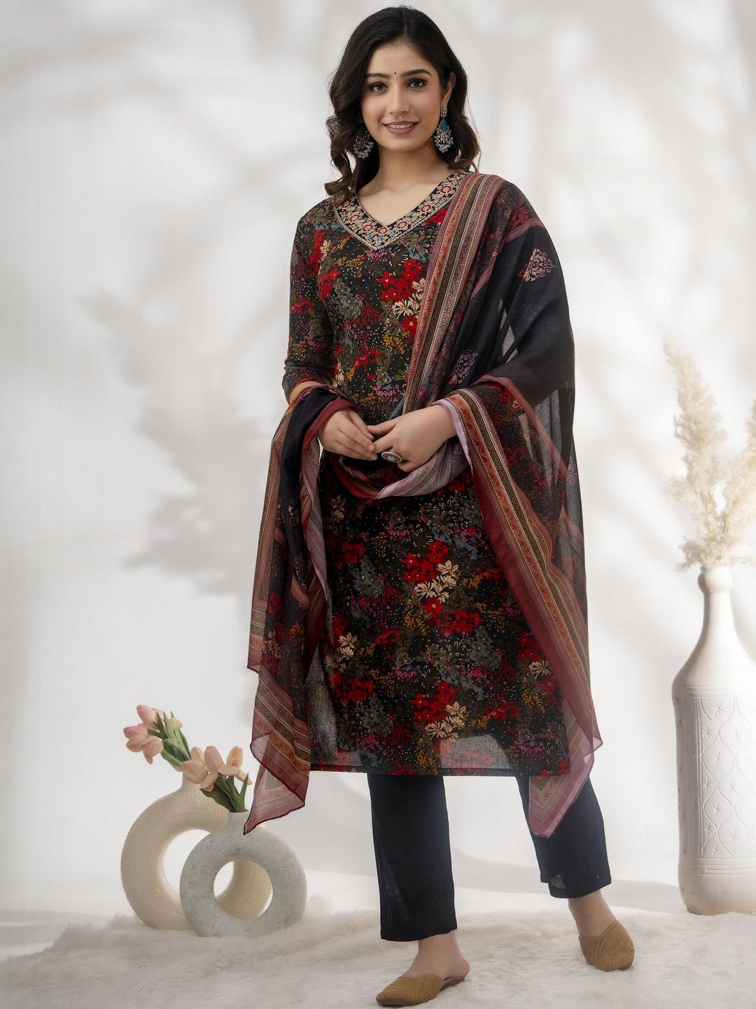 VIPY HANGER Women Cotton Blend Kurta Sets