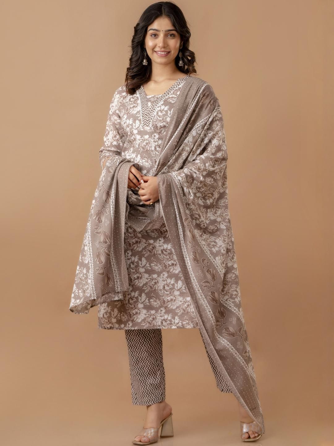 VIPY HANGER Women Pure Cotton Kurta Sets