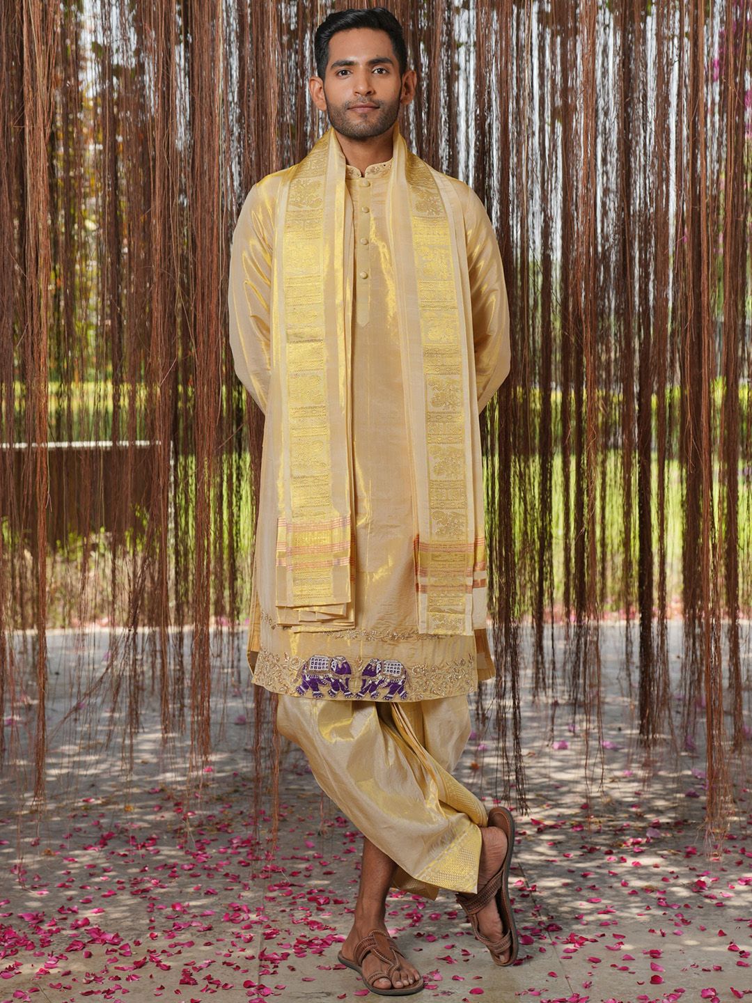 HILO DESIGN Floral Embroidered Mandarin Collar Pure Silk Kurta & Dhoti & Dupatta-picture-39