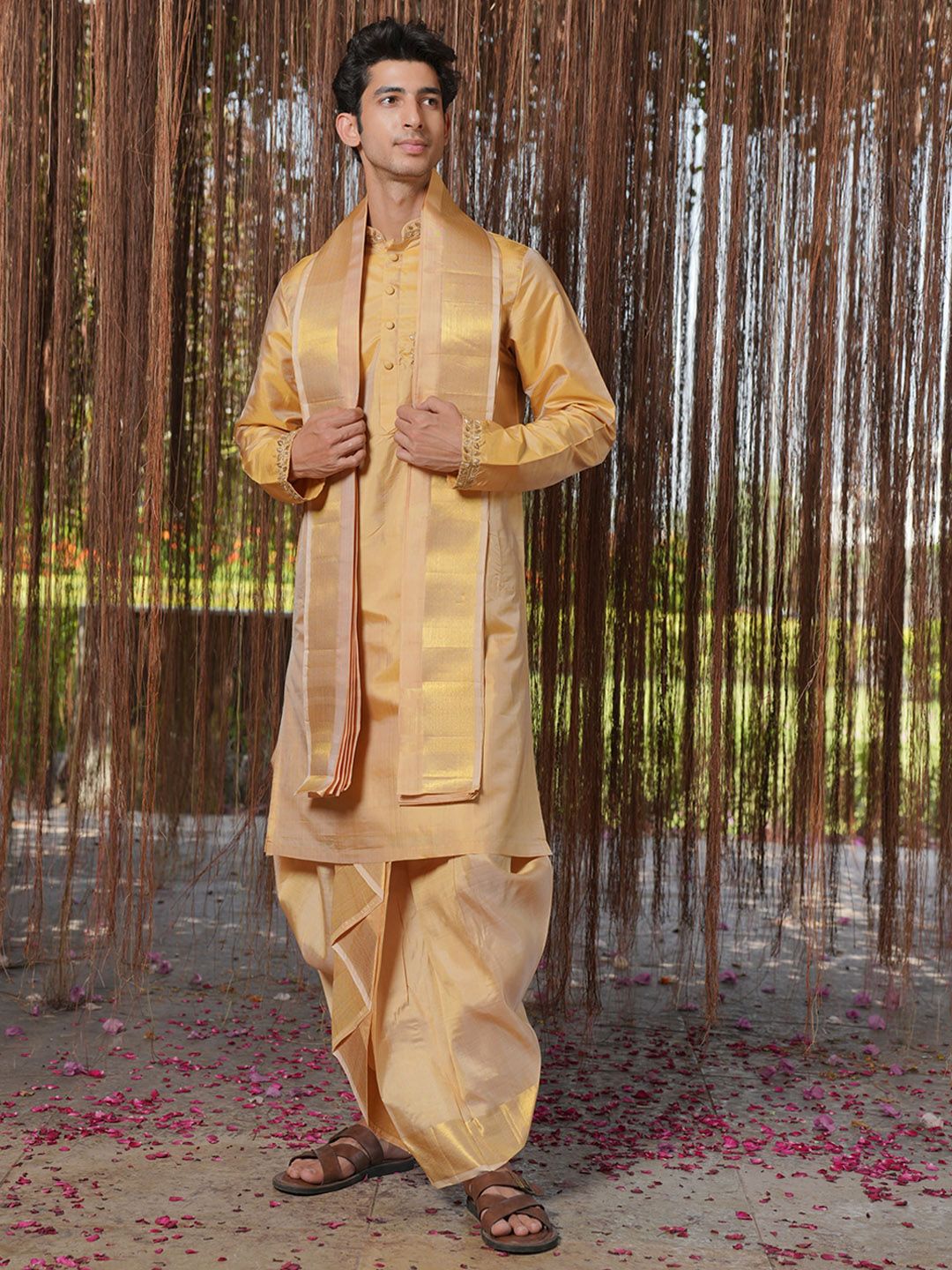 HILO DESIGN Men Ethnic Motifs Embroidered Regular Pure Silk Kurta Set-picture-19