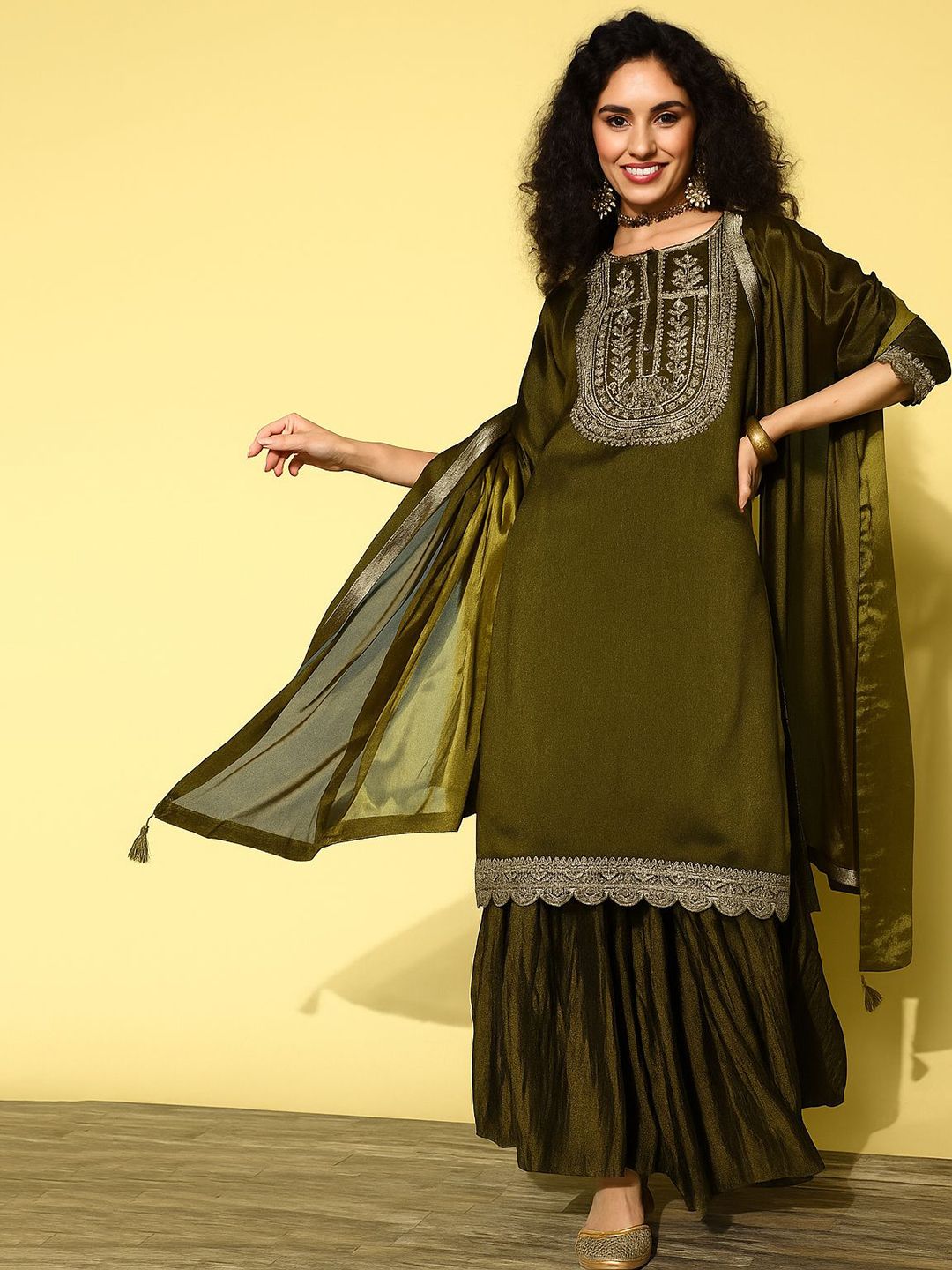 SHREE LAXMINARAYAN EXPORT Floral Yoke Design Thread Work Kurta With Sharara & Dupatta