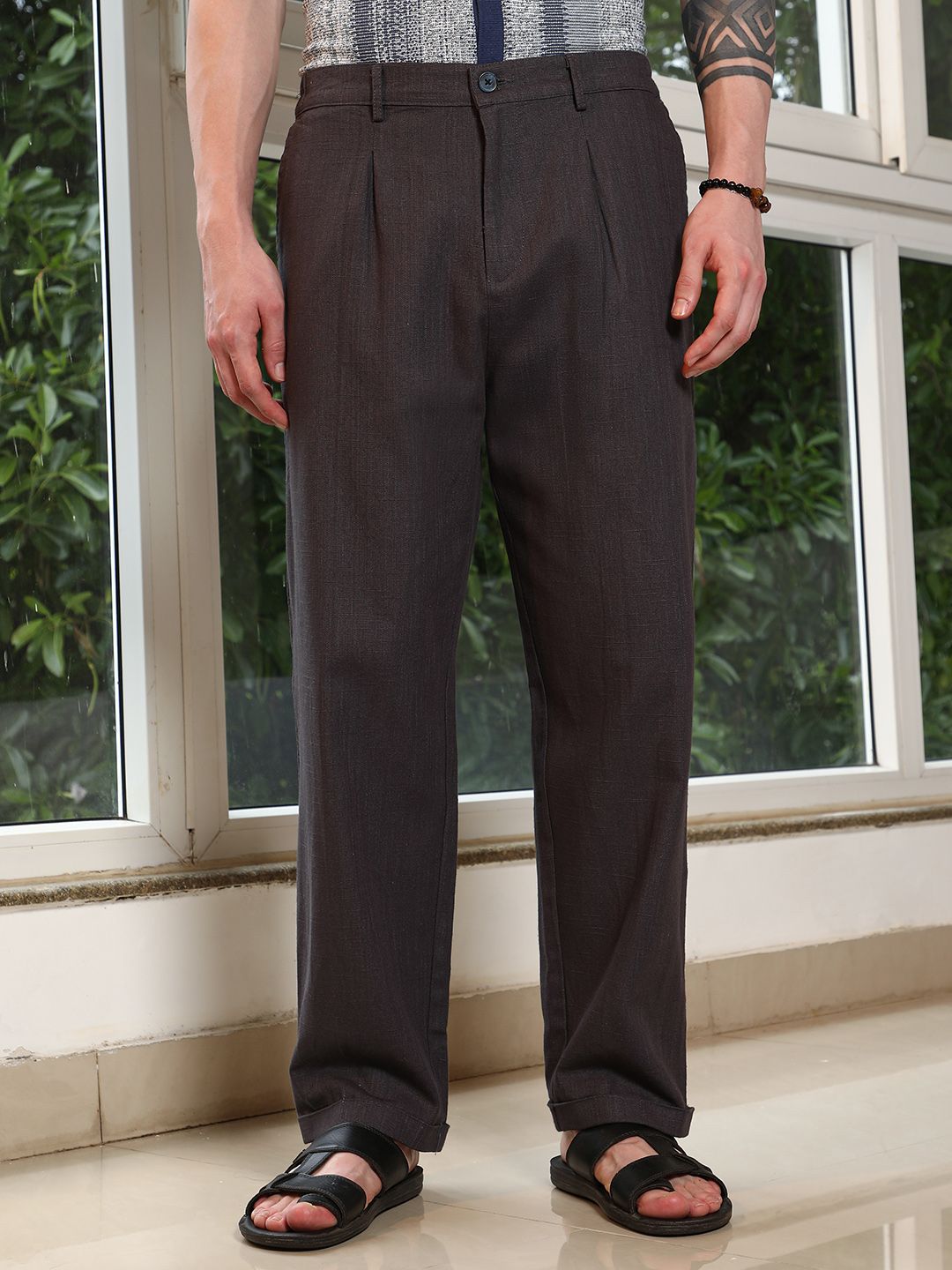 Campus Sutra Men Comfort Pleated Trousers-picture-39