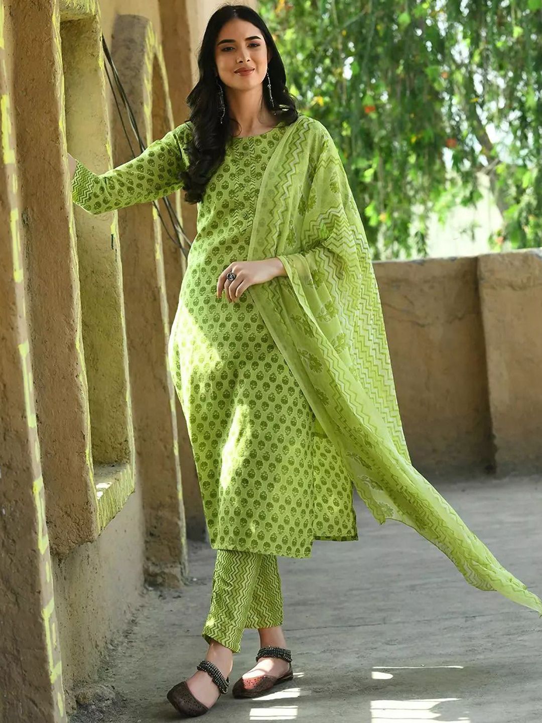 DIVASTRI Women Ethnic Motifs Printed Cotton Kurta with Trousers & Dupatta