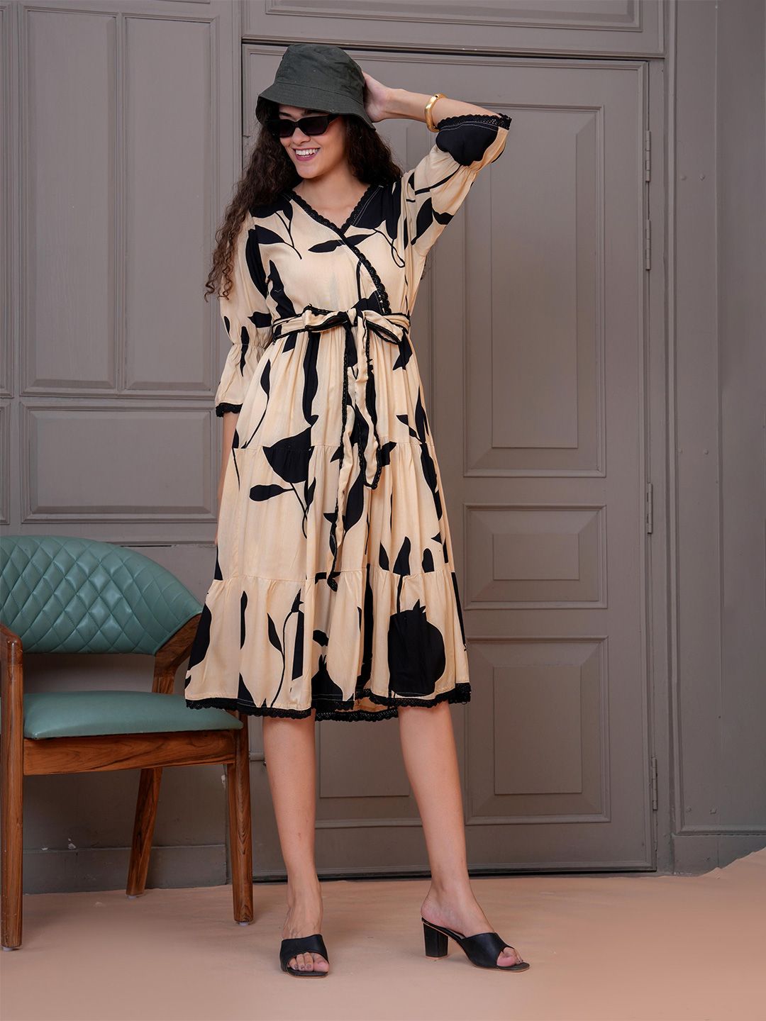 OH MI DIOS Women Abstract Printed Wrap Dress