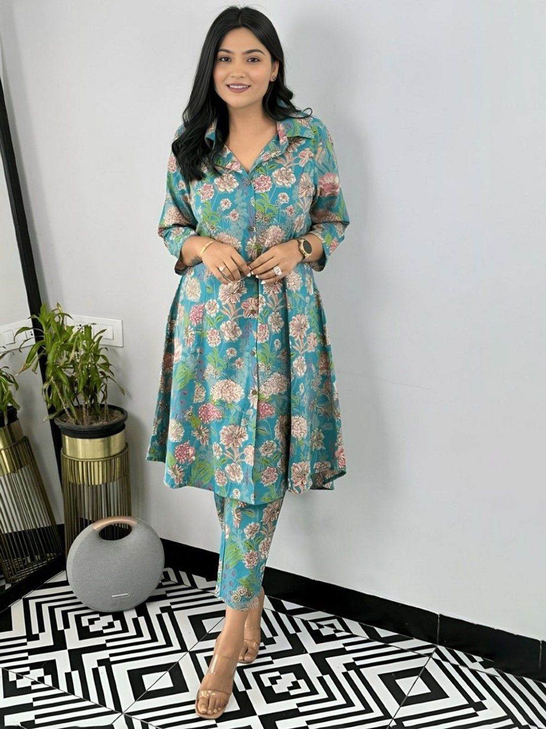 KALINI Women Floral Printed Kurta with Trousers