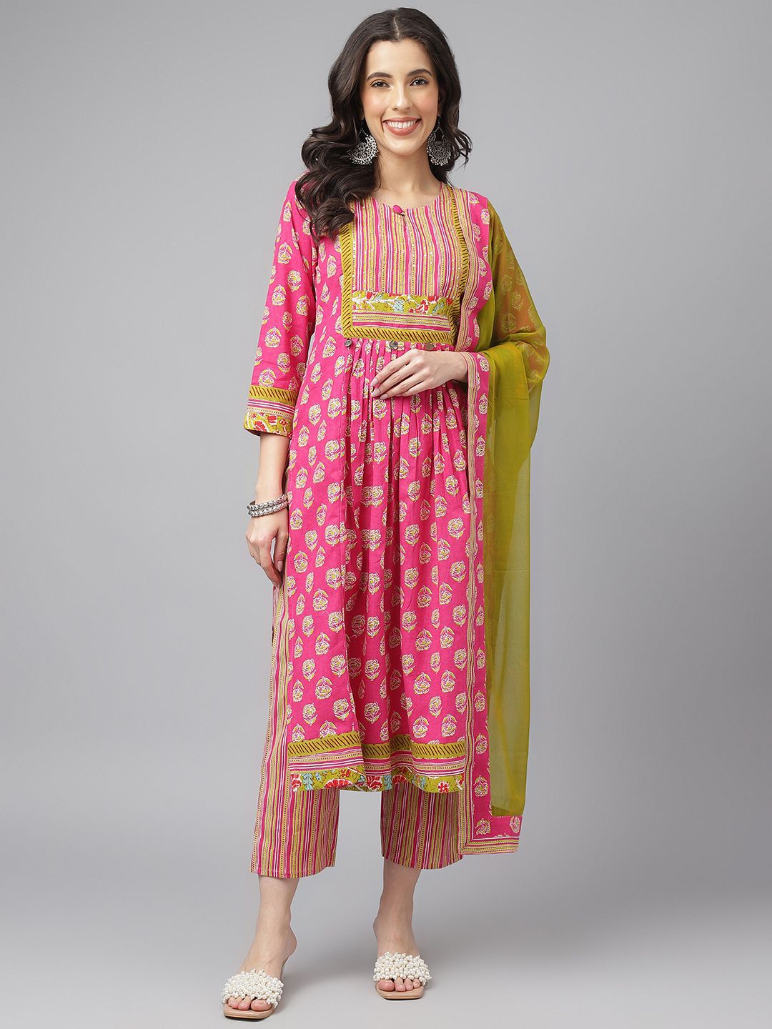 Asparsh Women Floral Printed Cotton Kurta with Trousers & Dupatta