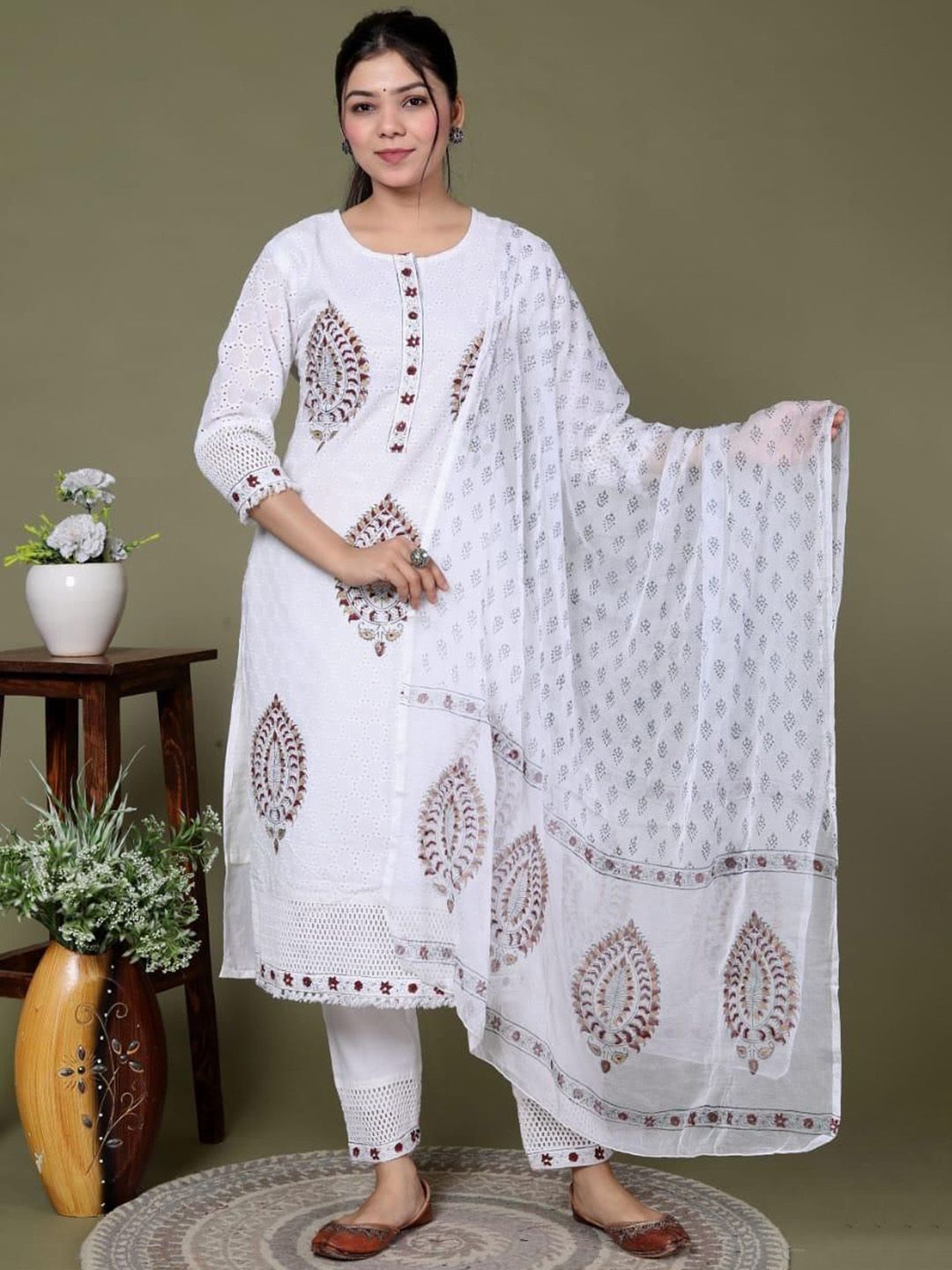 MF Hayat Women Floral Printed Self Design Regular Pure Cotton Kurti with Pyjamas & Dupatta