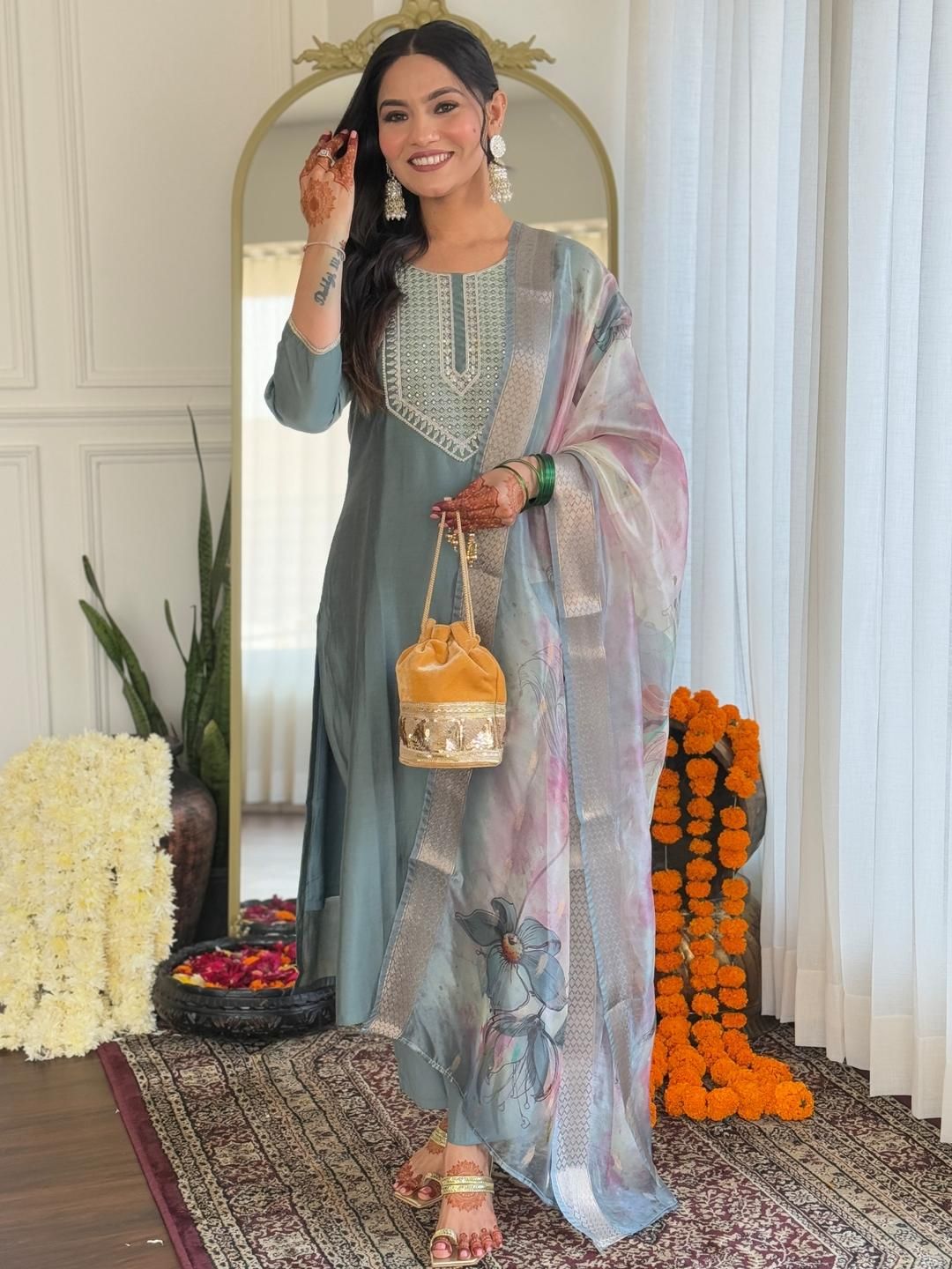 URMIR FASHION Green Viscose Rayon Kurta Sets