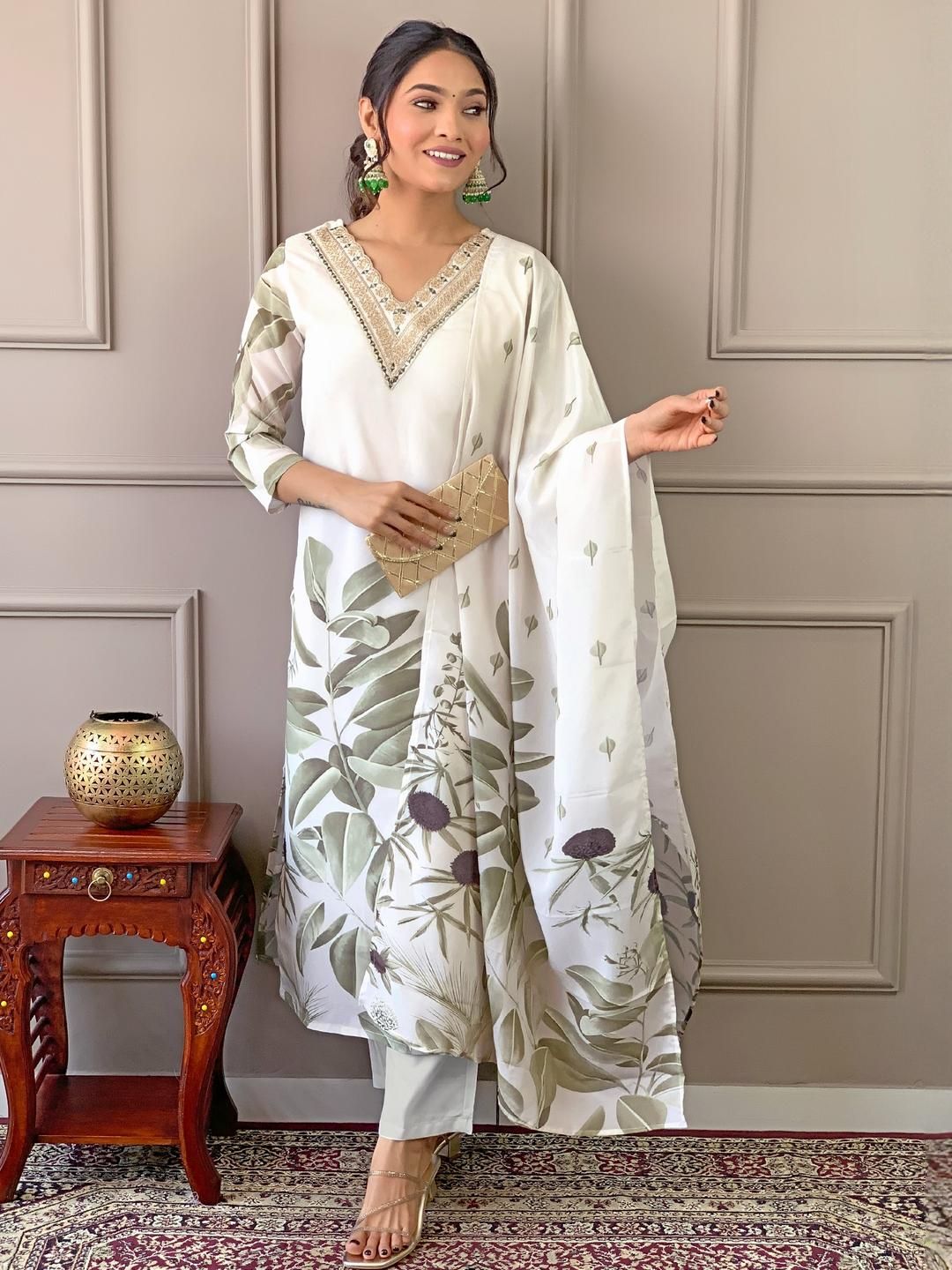 URMIR FASHION Women Embroidered Regular Gotta Patti Kurta with Trousers & With Dupatta