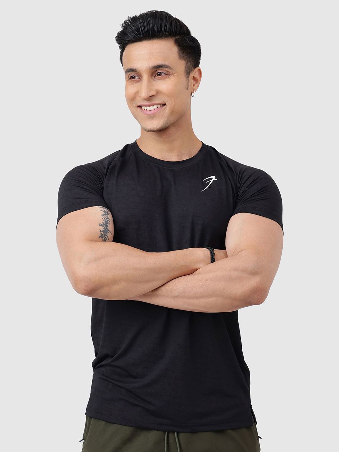 FUAARK Raglan Sleeves Sweat-Wicking Anti Odour Slim Fit T-Shirt