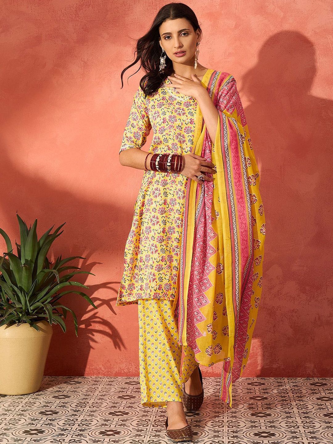InWeave Women Floral Printed Kurta with Palazzo & Dupatta