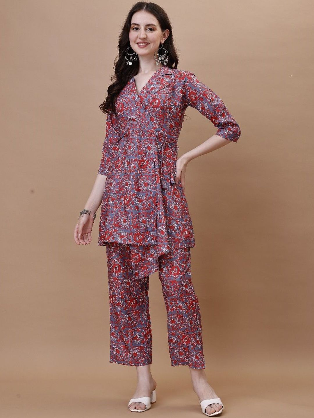 Moda Rapido Women Floral Printed Kurti with Trousers