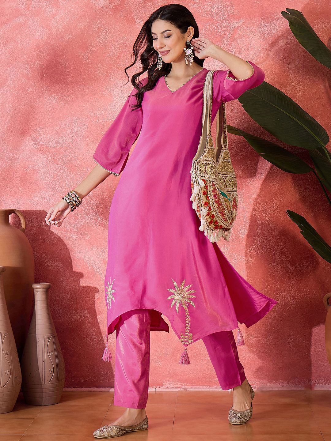 Sangria Women Floral Printed Kurta with Trousers