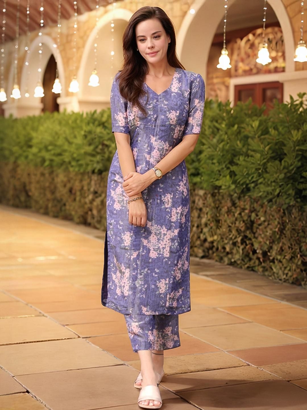 Aaghnya Women Floral Printed Kurta with PalazzoSet