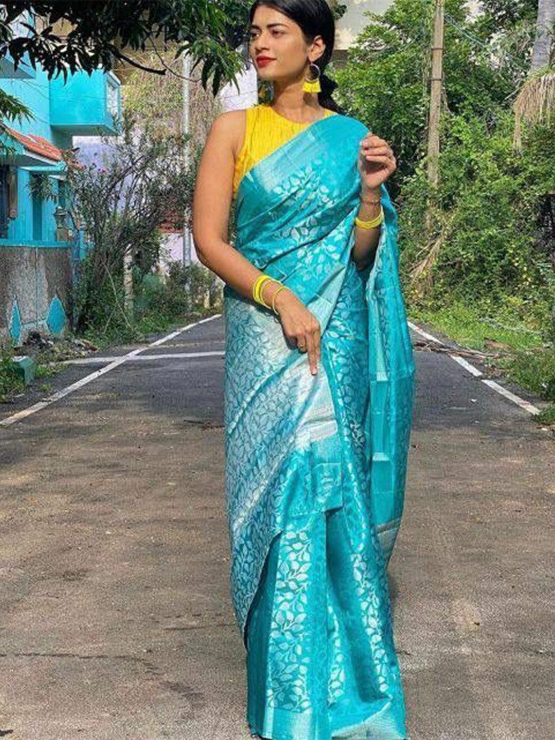 VILLE FASHION Ethnic Motifs Woven Design Zari Banarasi Saree-picture-15