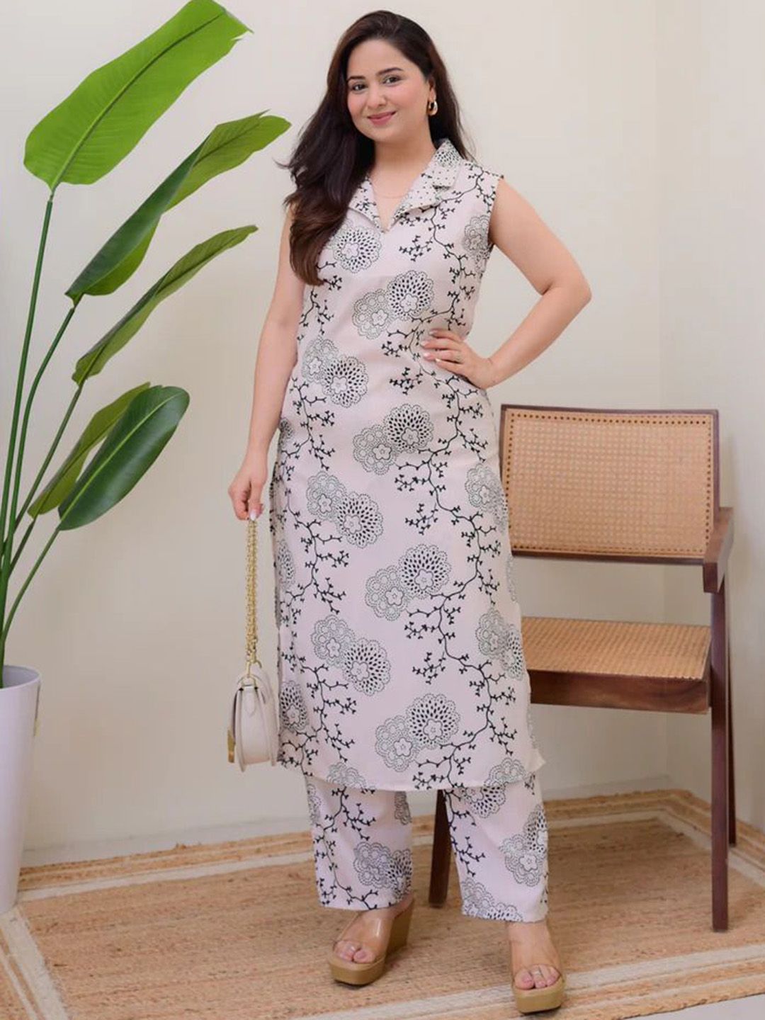 PARNAVI Printed Shirt Collar Sleeveless Tunic With Trouser Co-Ords