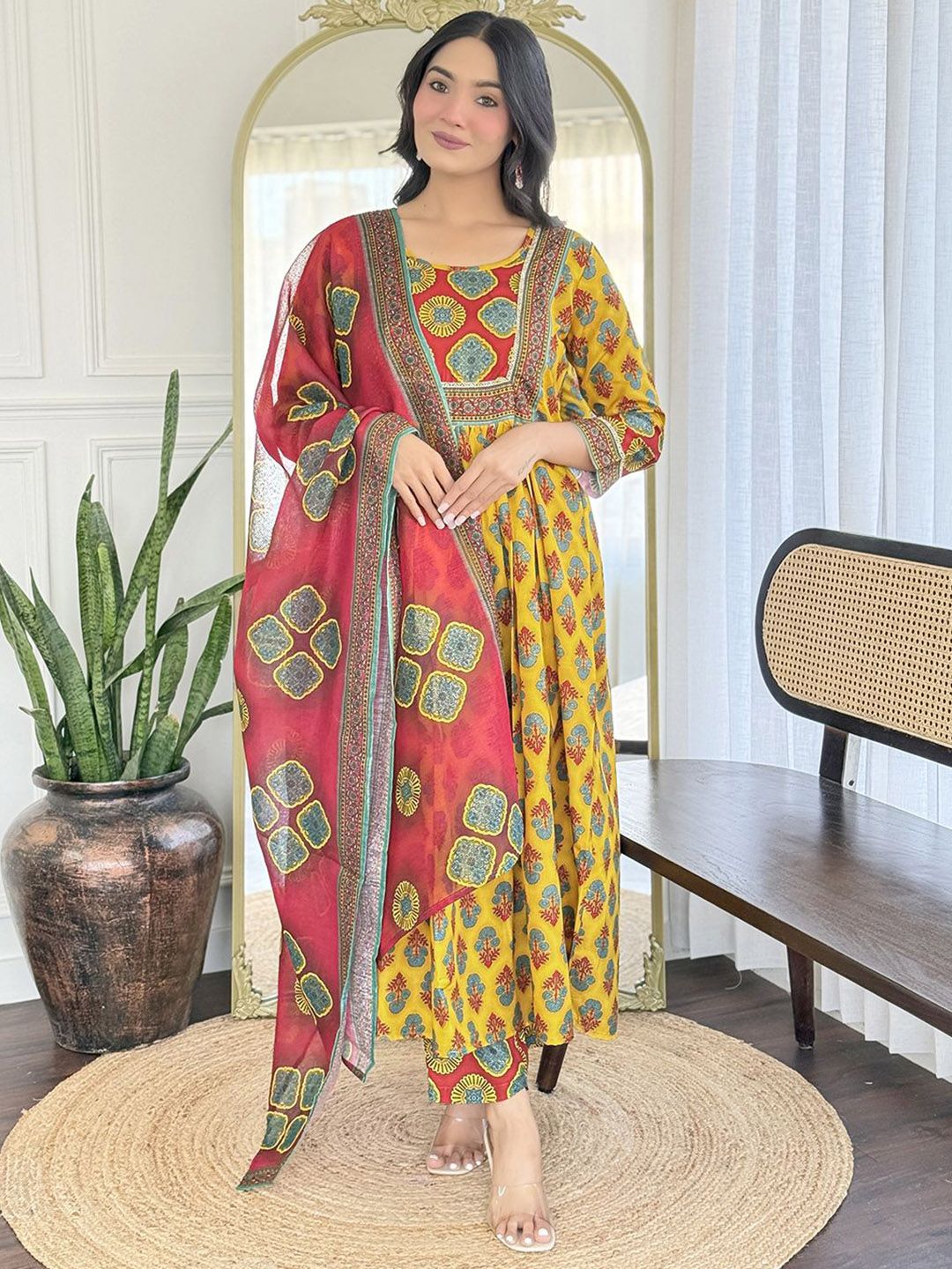 CHANDALIYO Women Ethnic Motifs Embroidered Regular Kurta with Trousers & Dupatta