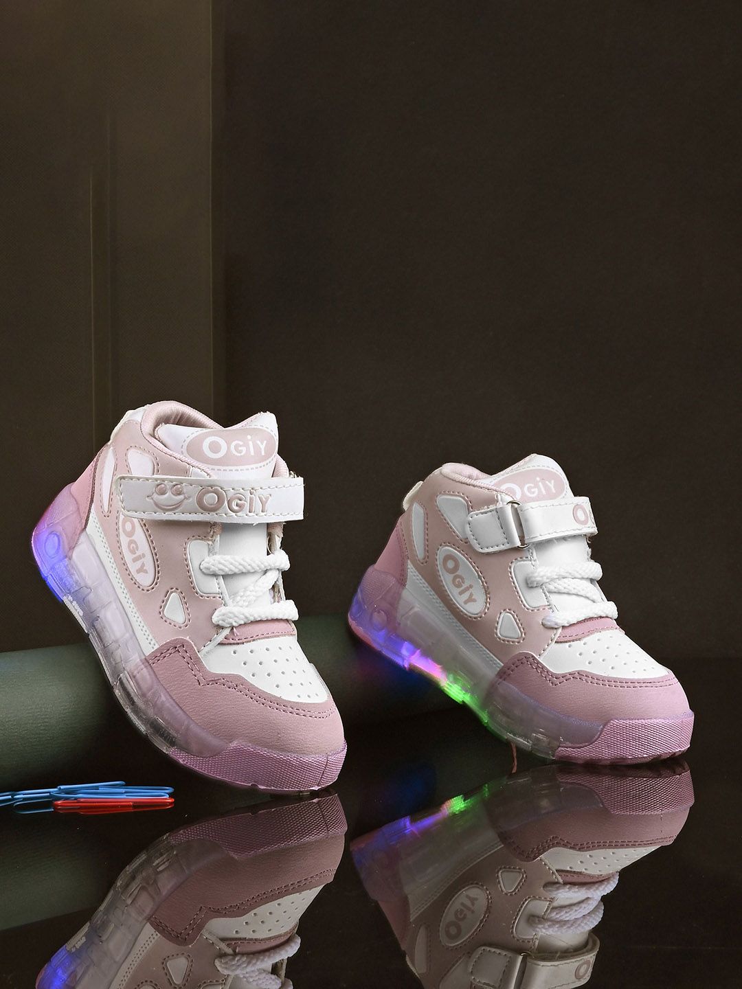 BIRDE Boys Colourblocked LED Sneakers-picture-11
