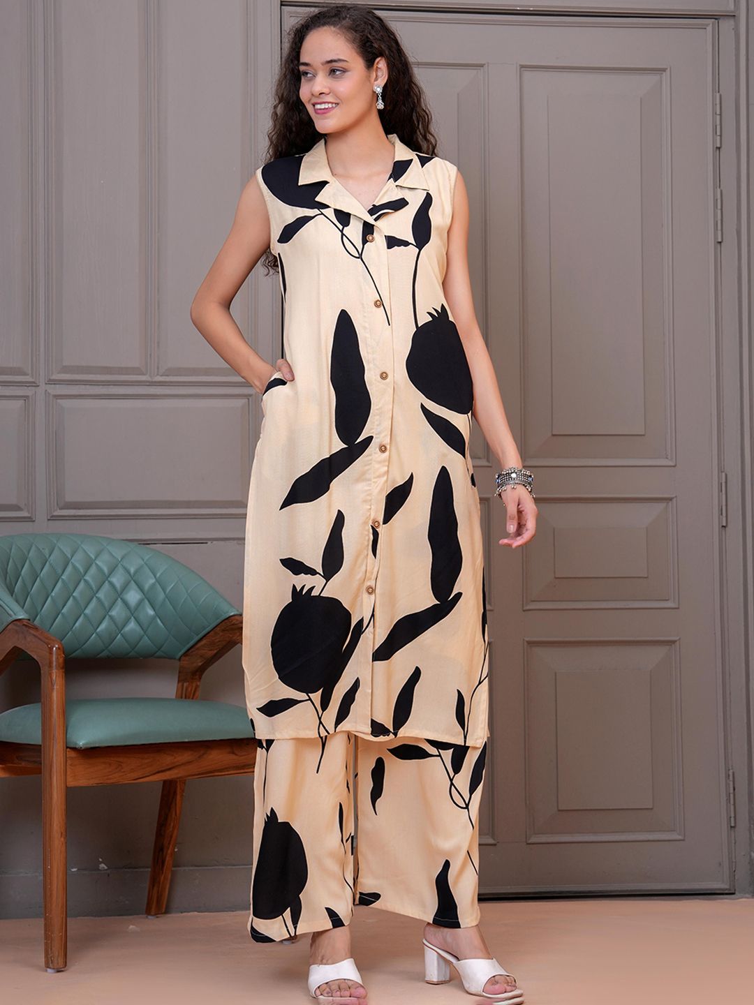 OH MI DIOS Floral Printed Shirt Collar Straight Kurta With Palazzo