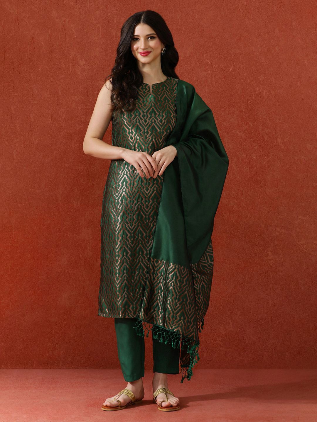 QSH Woven Design A-Line Solid Festive Kurta & Trousers With Dupatta