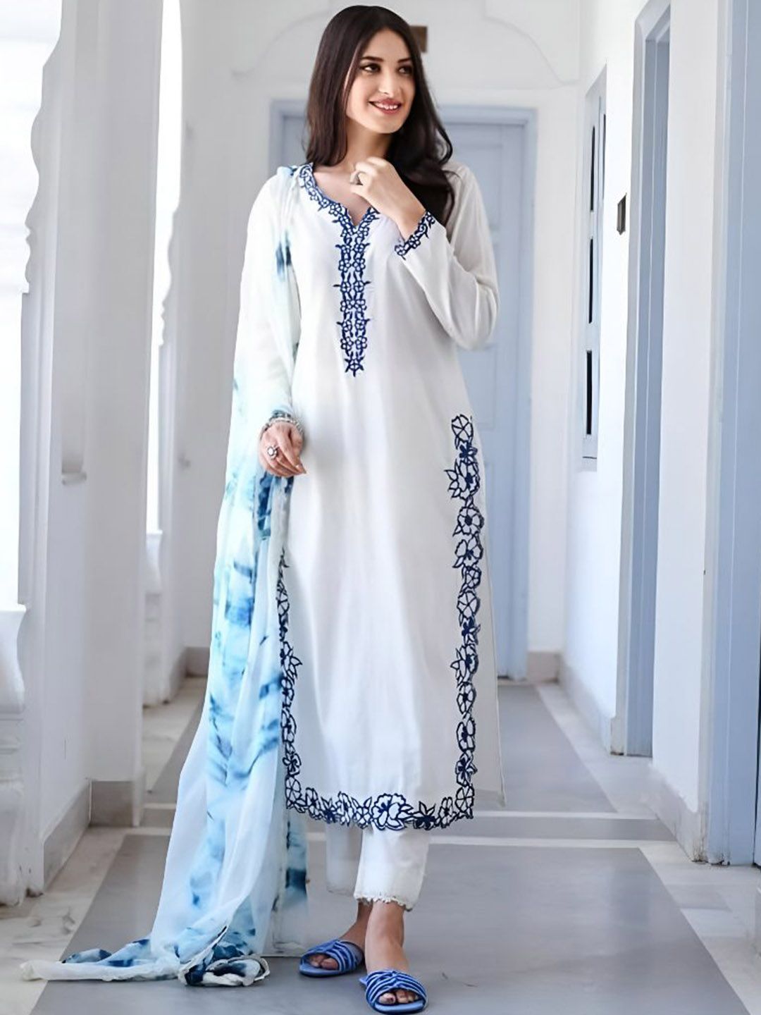 BESUCHER Women Ethnic Motifs Embroidered Kurta with Pyjama & Dupatta