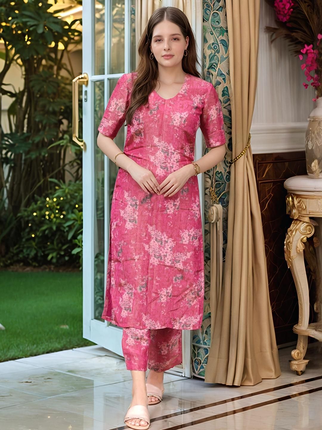 Aaghnya Women Floral Printed Co-Ord Kurta with Palazzos