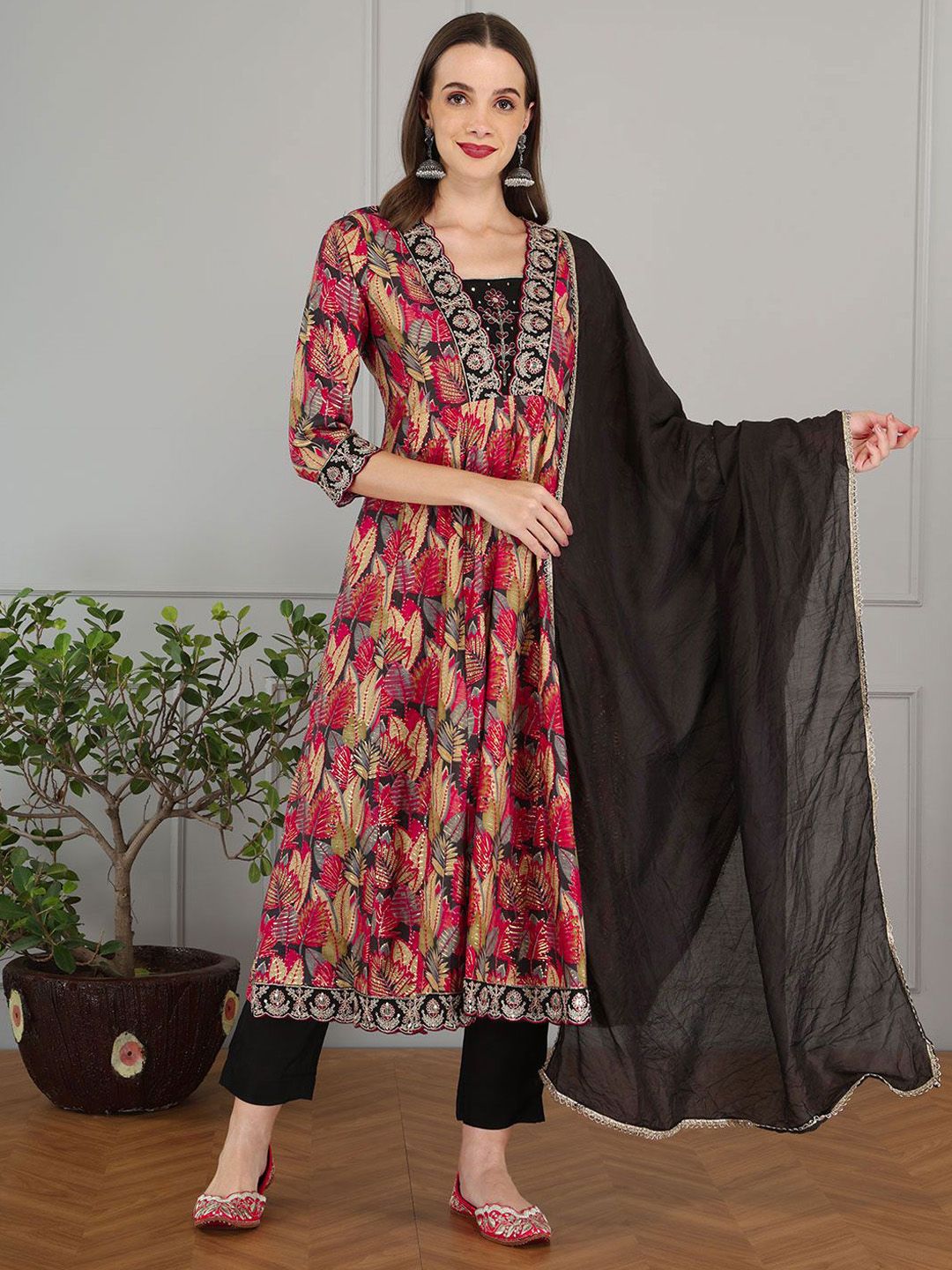 Anouk Women Floral Printed Chanderi Silk Kurta with Trousers & With Dupatta Kurta Sets