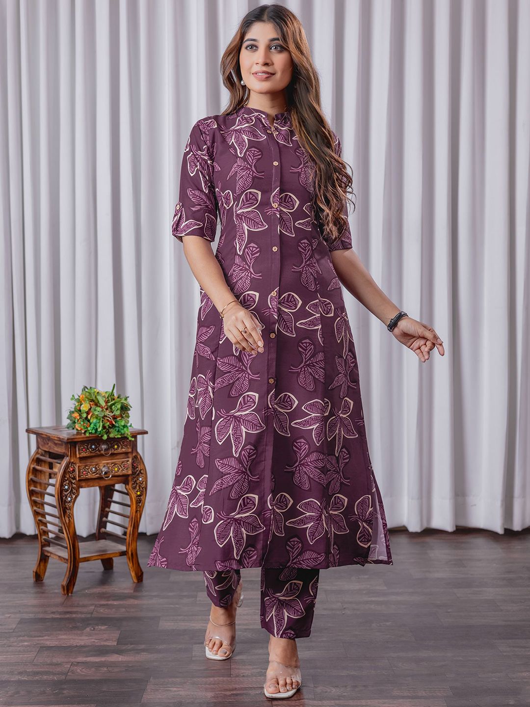 Sun Fashion And Lifestyle Women Floral Printed Kurta with Trousers