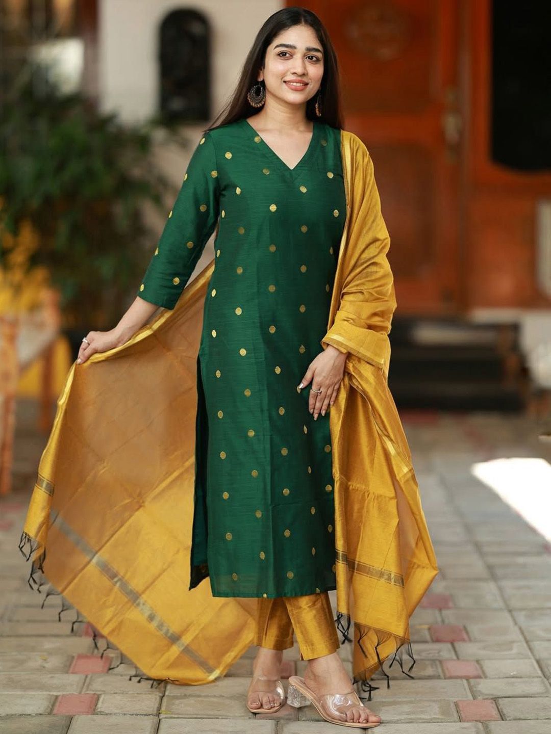 Anni Designer Women Regular Kurta with Trousers & Dupatta