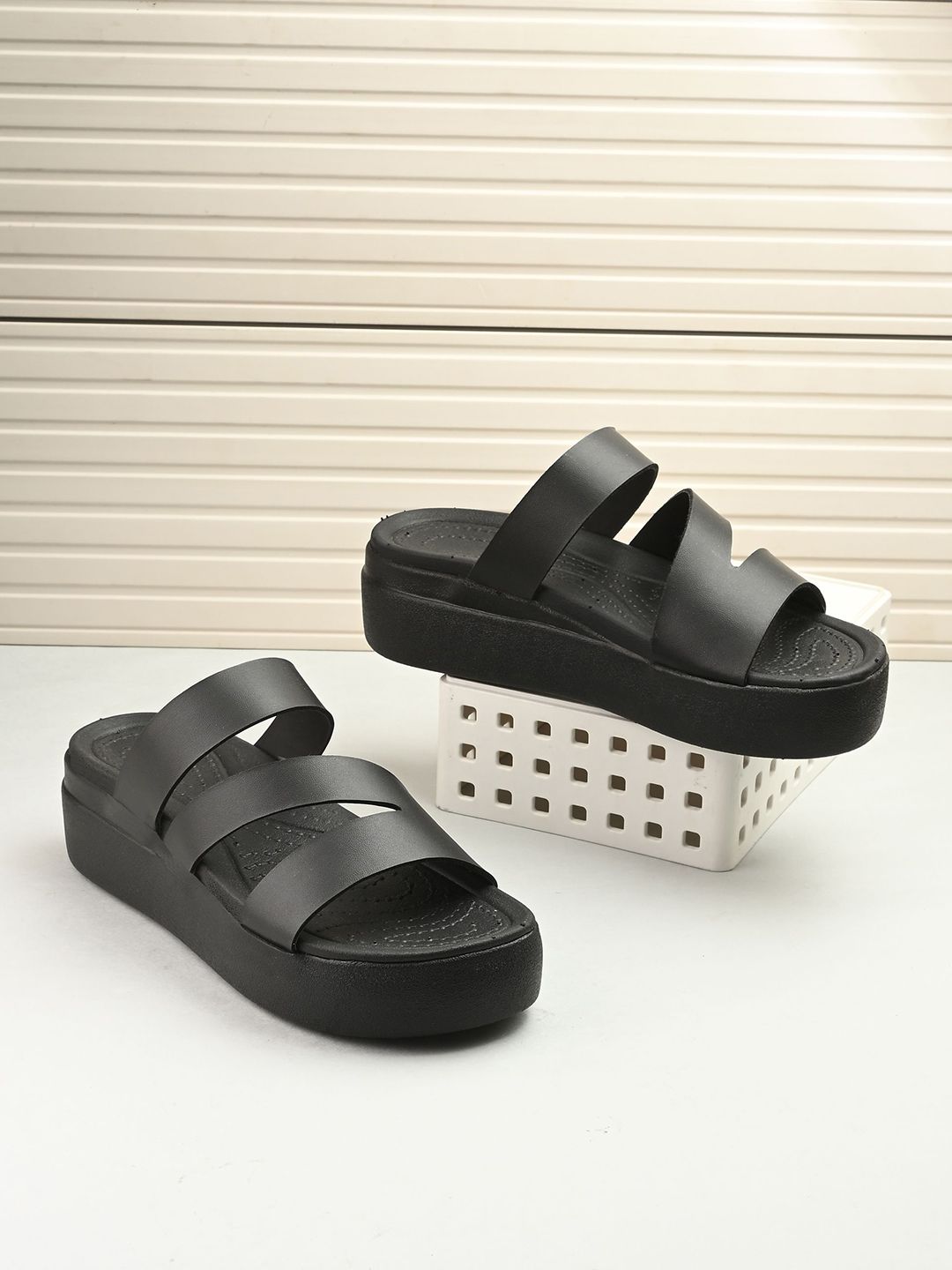 AfroJack Women Solid Open Toe Wedge Sandals with Laser Cuts-picture-31