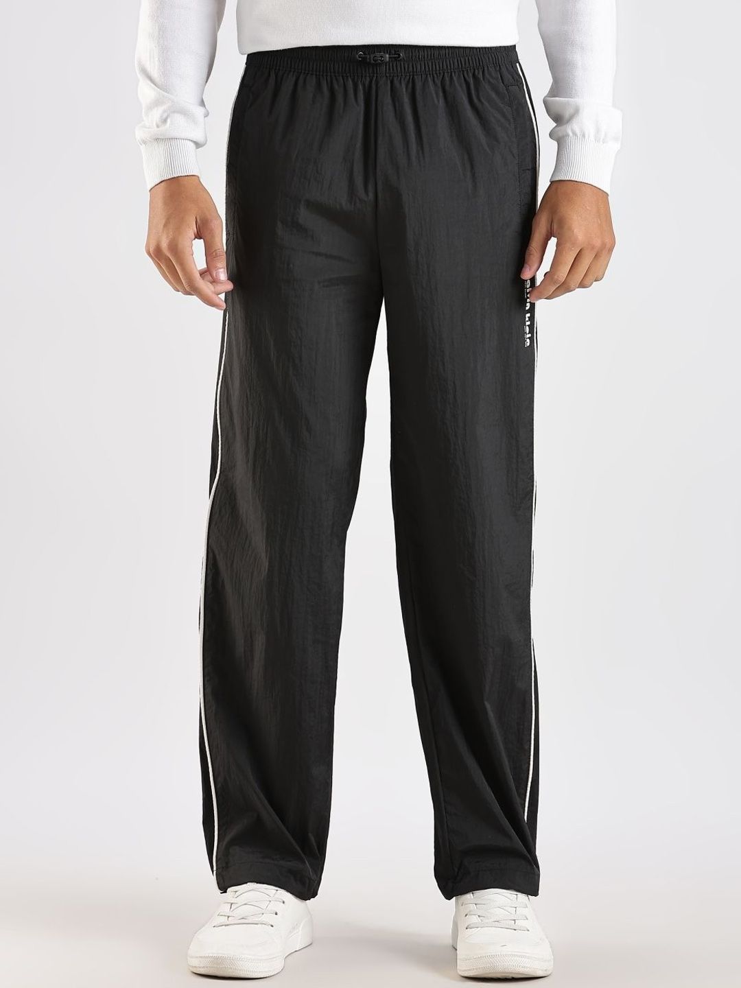Calvin Klein Jeans Men Relaxed Fit Mid Rise Track Pants-picture-19
