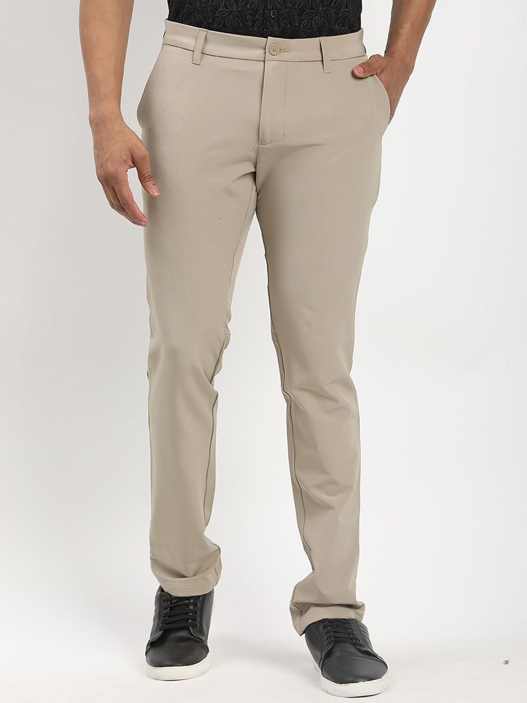 Indian Terrain Men Urban Tapered Fit Mid-Rise Regular Trousers-picture-40