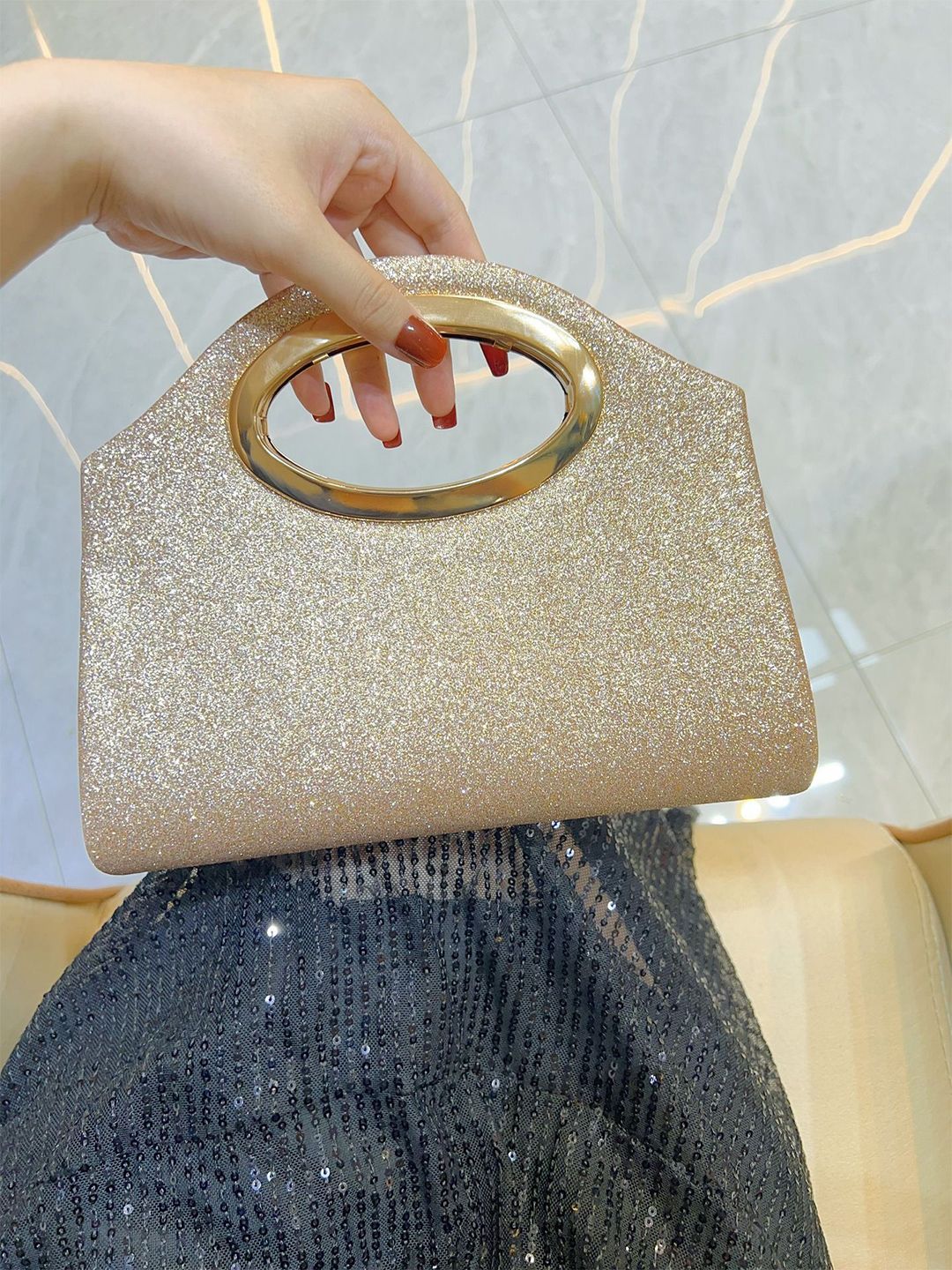 StyleCast x Revolte Structured Handheld Bag-picture-16
