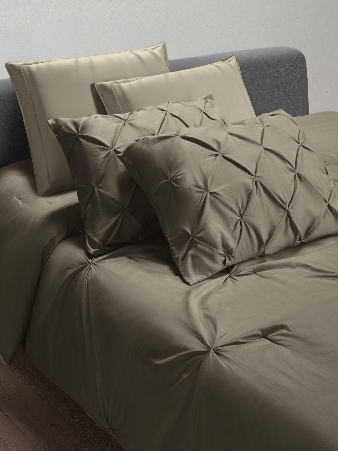 SANSAAR A DDECOR BRAND LIVE CONSCIOUSLY Grey Self Design Cotton 3 Piece Bedding Set-image-43