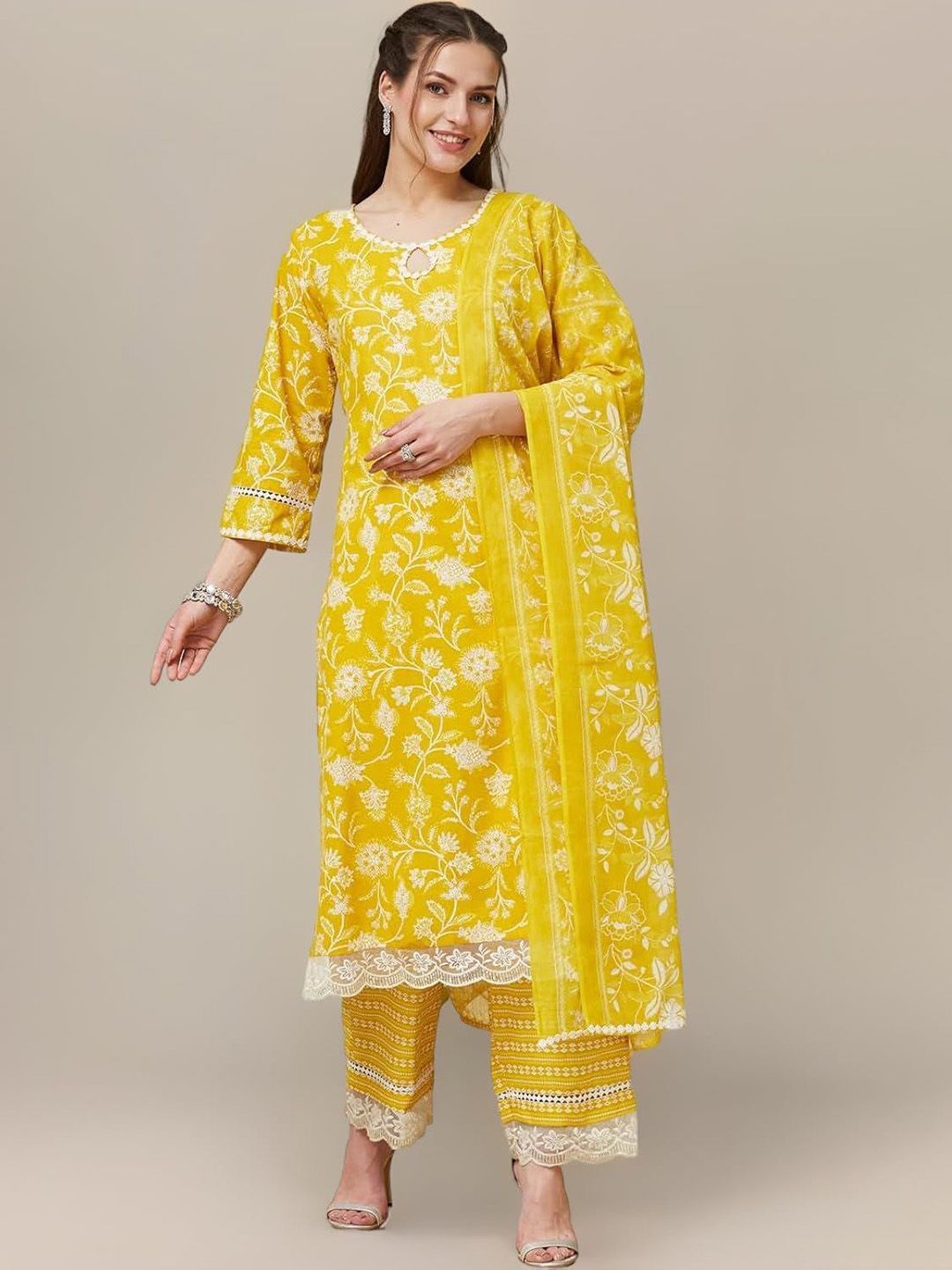 GEKHA Women Floral Printed Cotton Kurta with Trousers & Dupatta