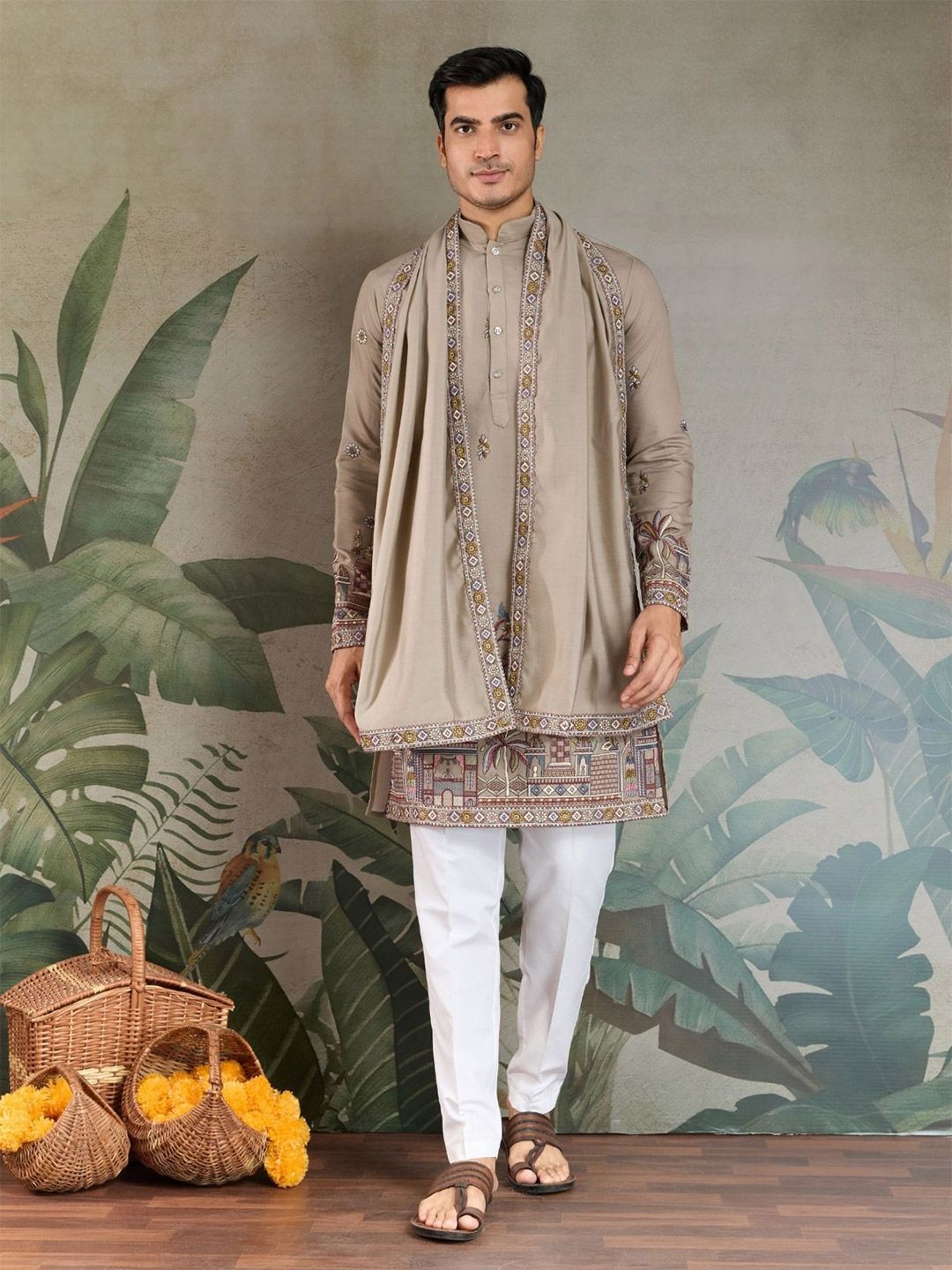 ODETTE Men Embroidered Flared Sleeves Thread Work Kurta-picture-24