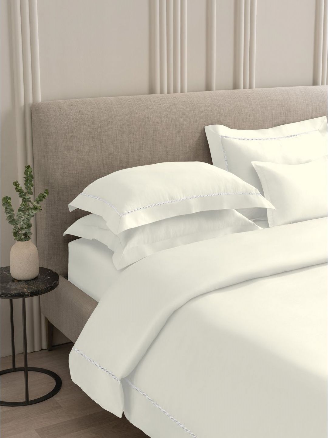SANSAAR A DDECOR BRAND LIVE CONSCIOUSLY White Solid Cotton 3 Piece Extra Large Bedding Set-image-17