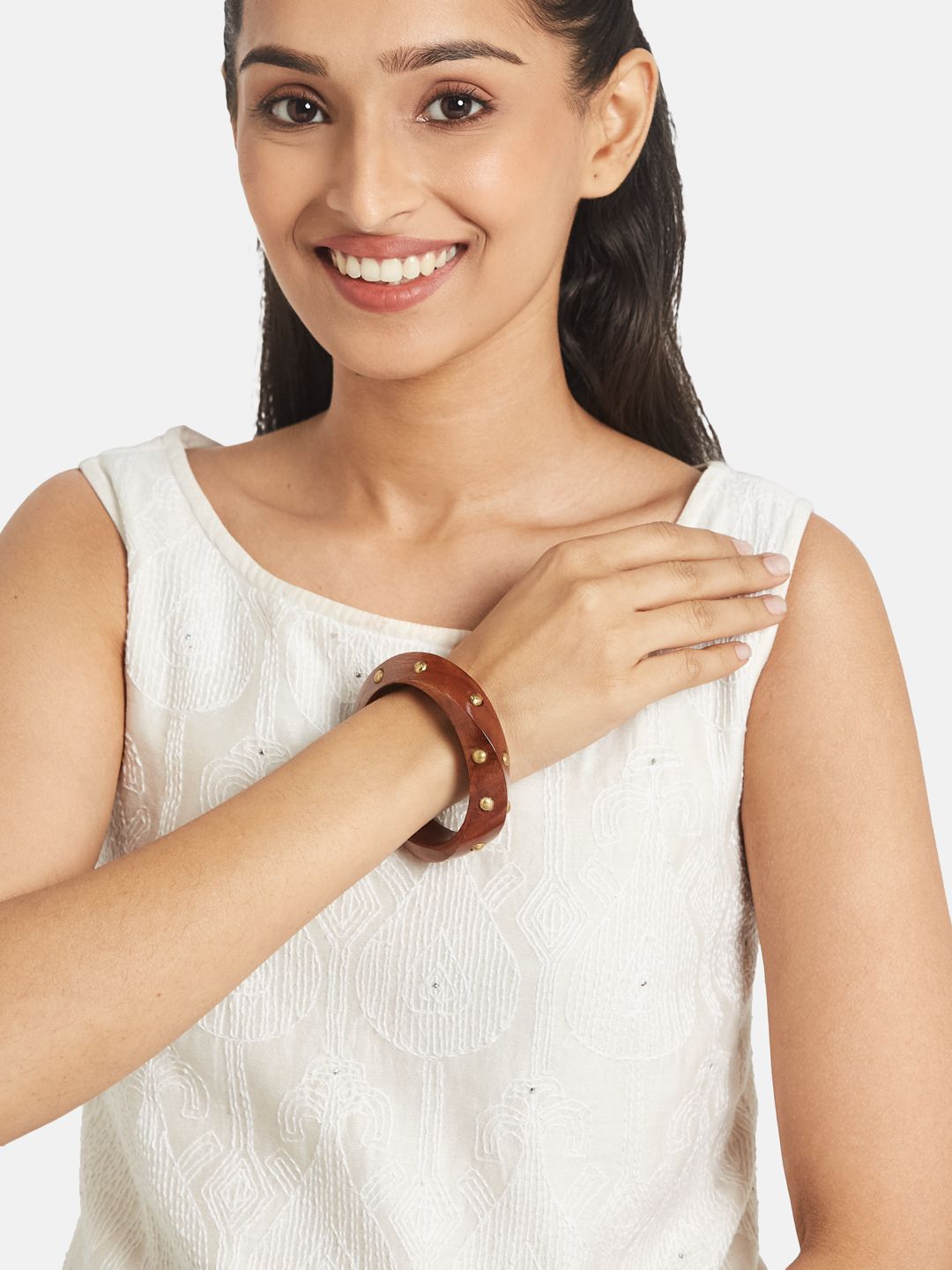 ATIBELLE Set Of 4 Gold-Plated Beaded Twisted Shaped Wooden Bangles