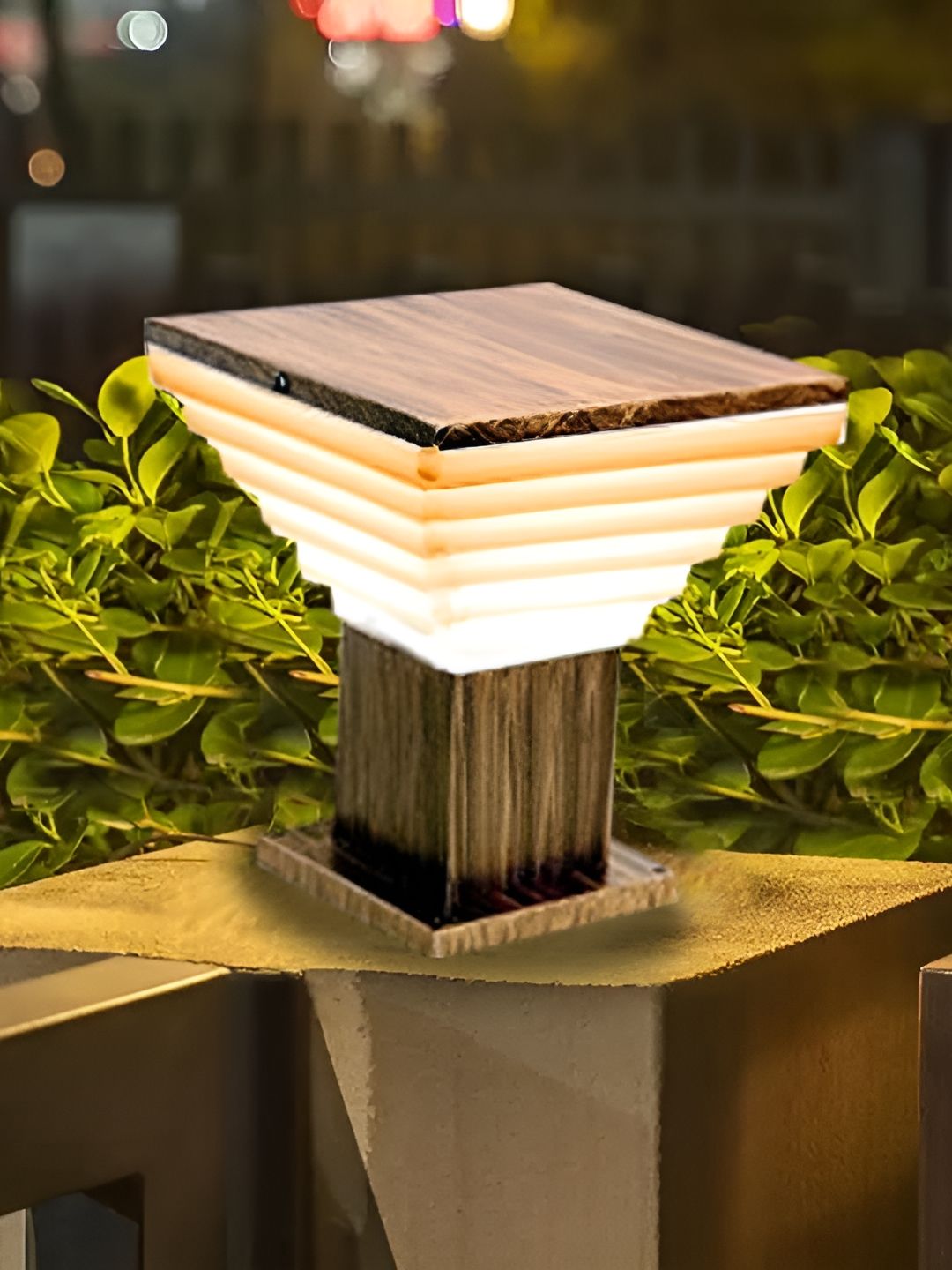KINIS Gold-Toned Frustum Rust-Resistant Outdoor Lamp-picture-27