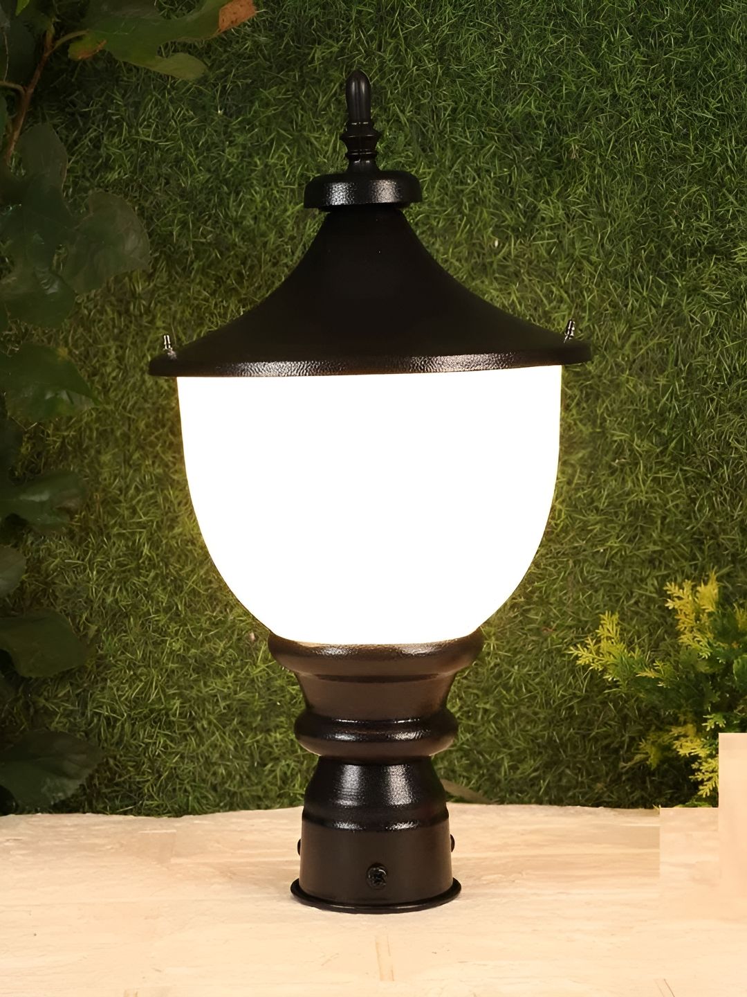 KINIS Black & White Modern Shaped Weatherproof & Rust-Resistant Outdoor Pole Lamp-picture-42