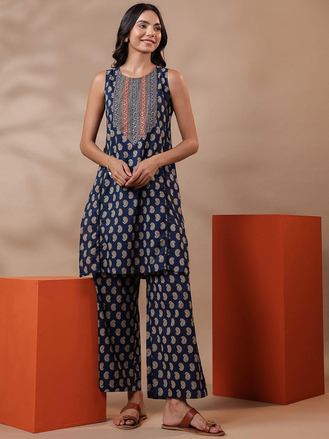 Jaipur Morni Women Ethnic Motifs Printed Cotton Kurta with Trousers