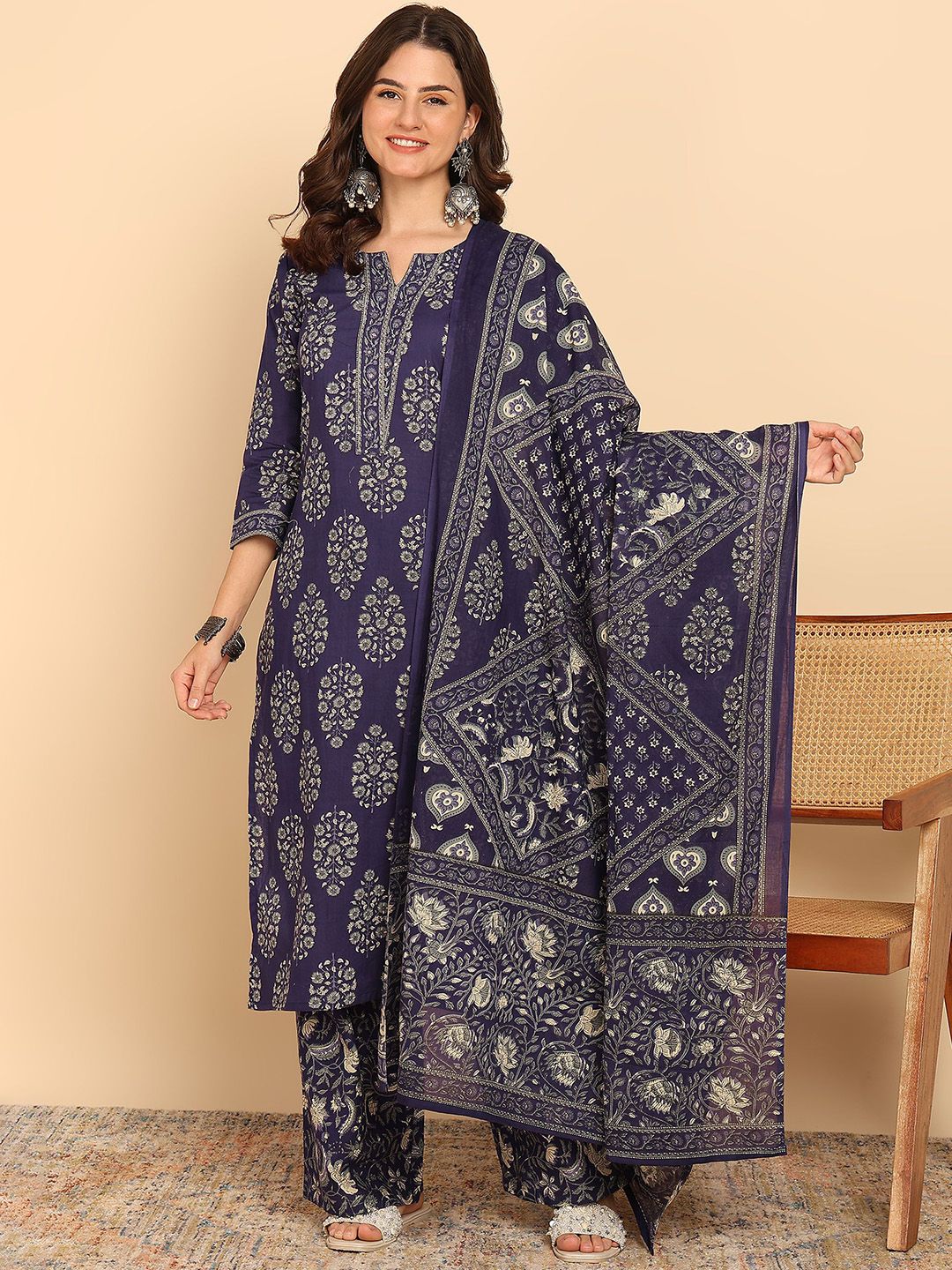 Vbuyz Women Floral Printed Cotton Kurta with Palazzo & Dupatta