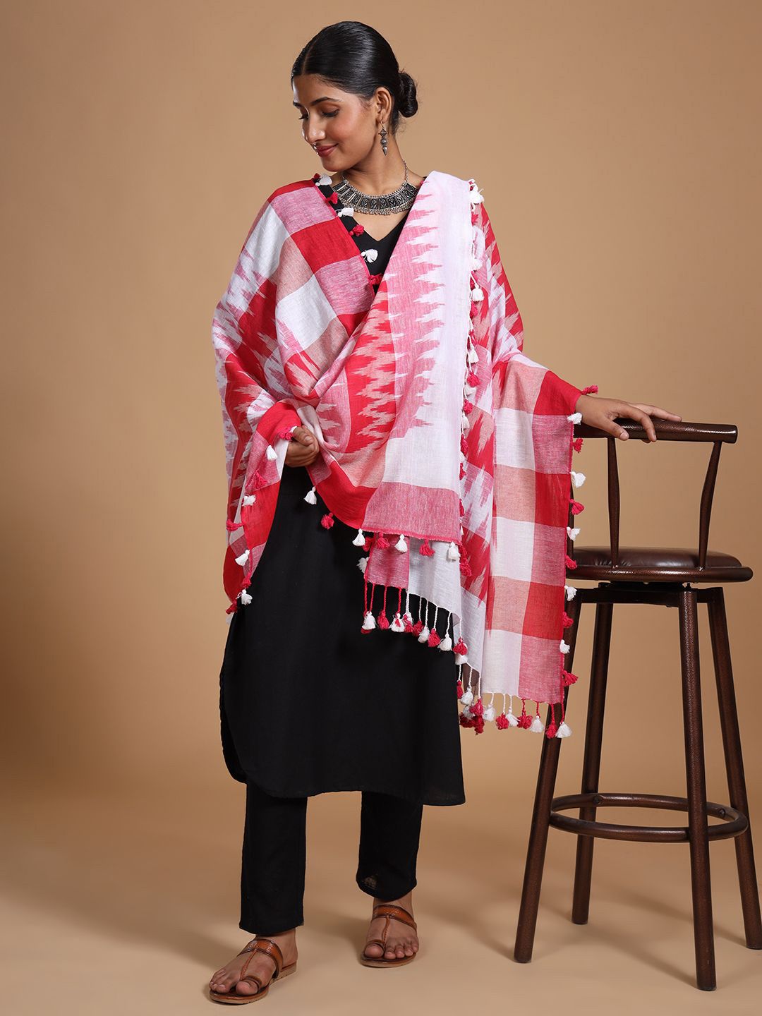 Taavi Ikaat Printed Pom Pom Edgings Dupatta-picture-24