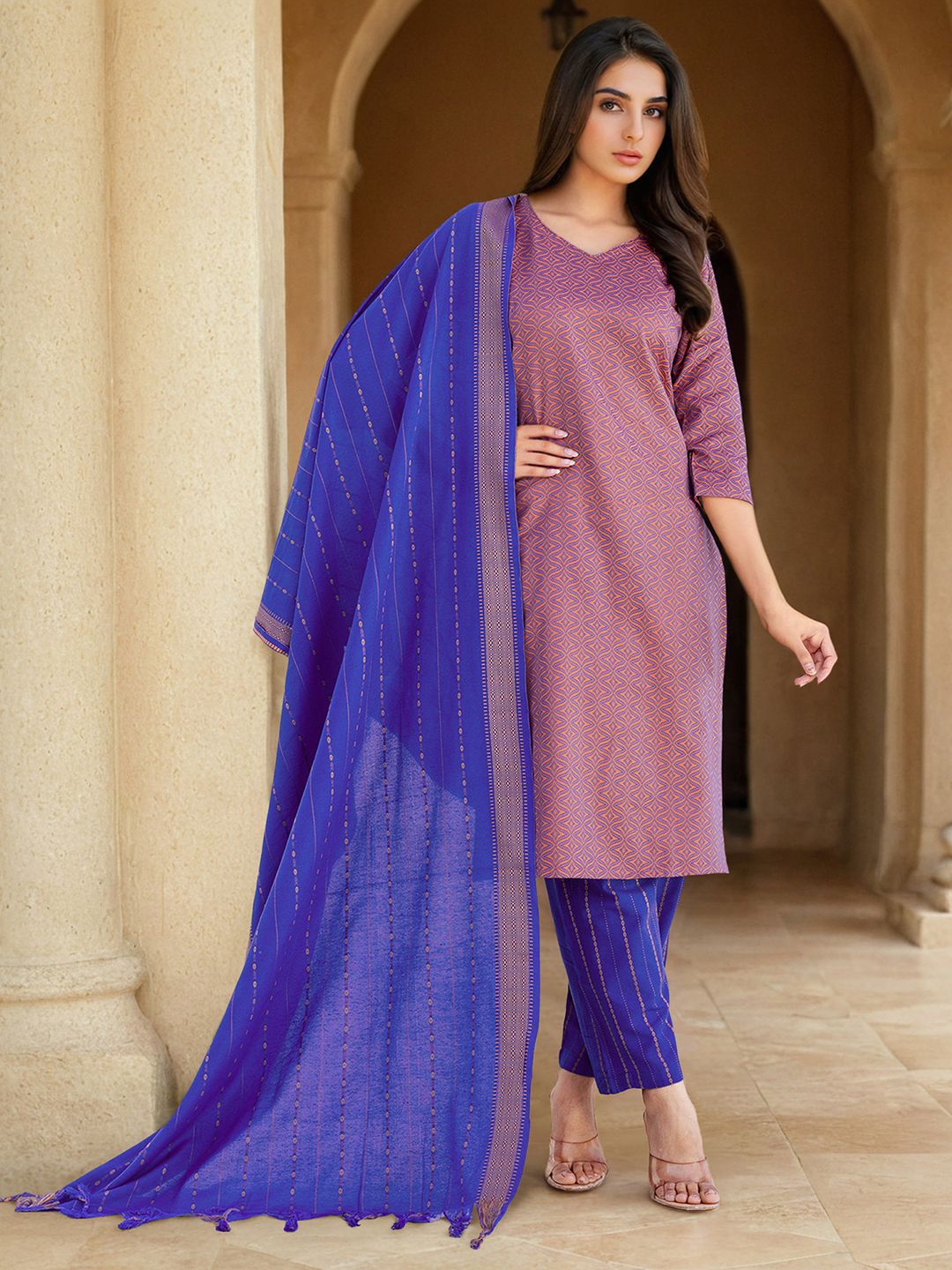 SANISA Women Woven Design Regular Kurta & Trousers With Dupatta