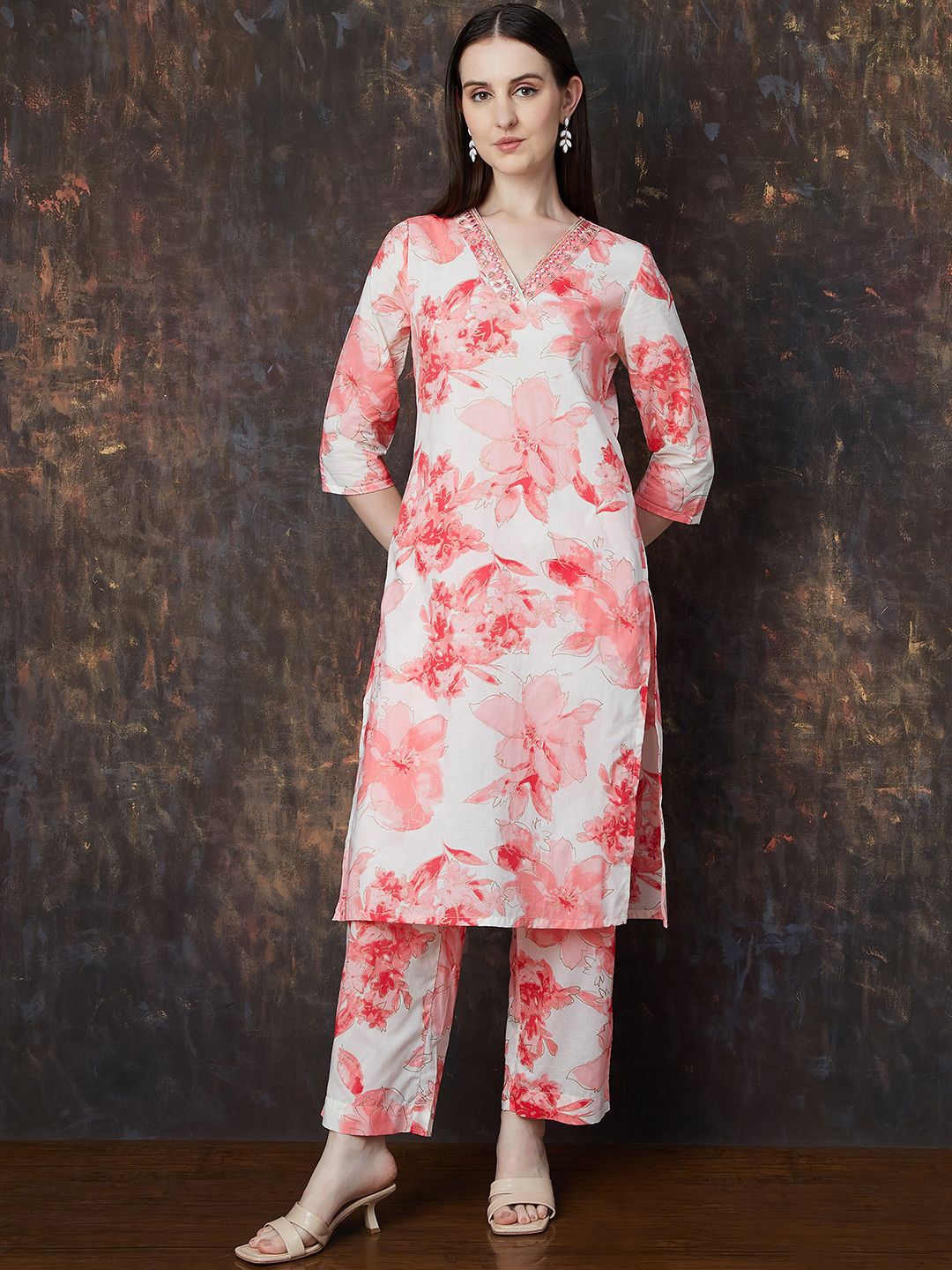 Melange by Lifestyle Women Floral Printed Cotton Kurta with Palazzo