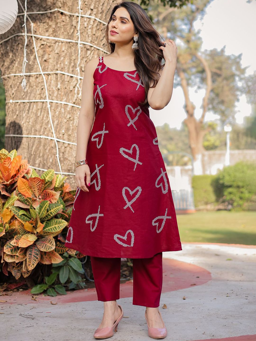 STYLE SAMSARA Women Geometric Embroidered Cotton Kurta with Trousers